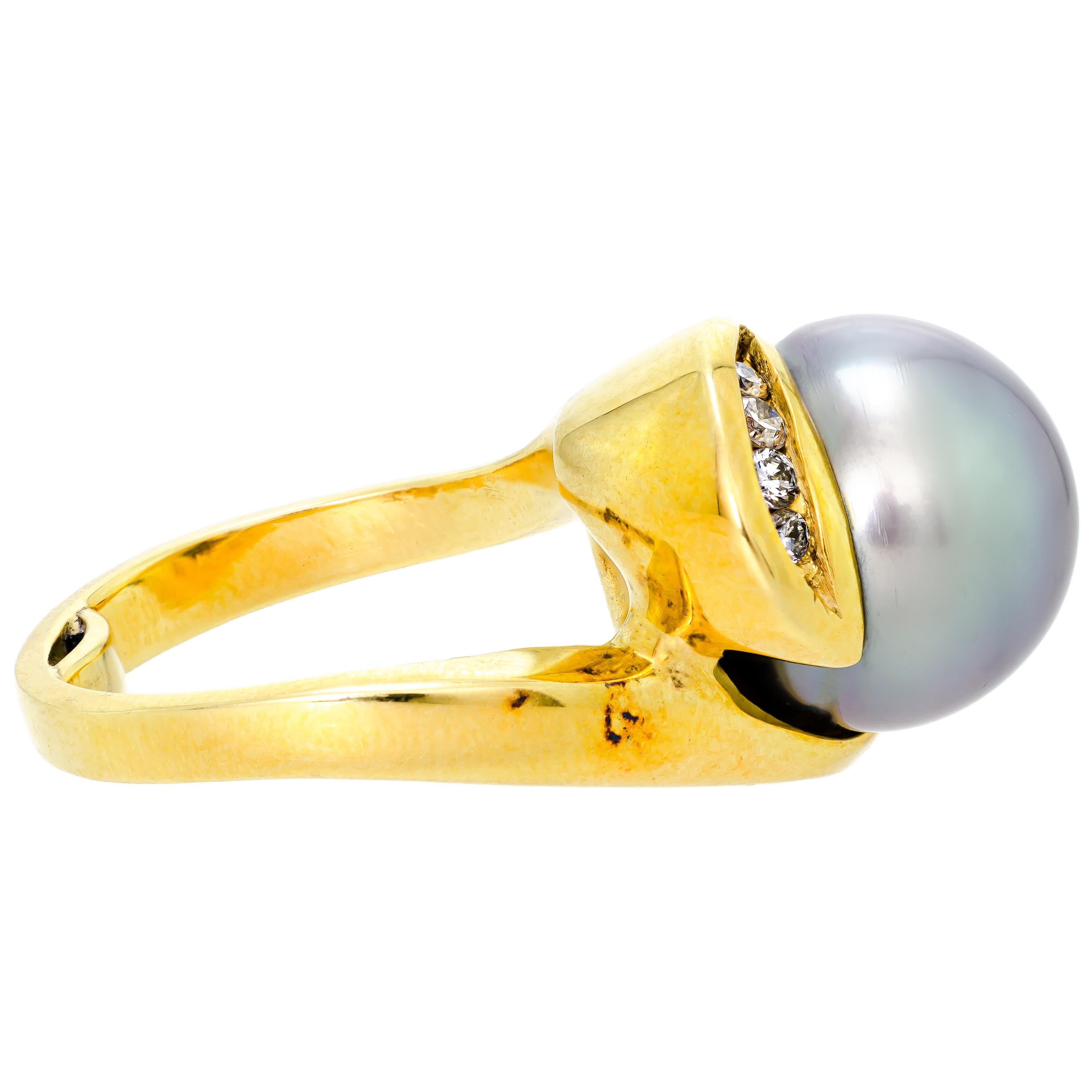 Bague en or jaune 18k, perles noires et diamants en vente 1