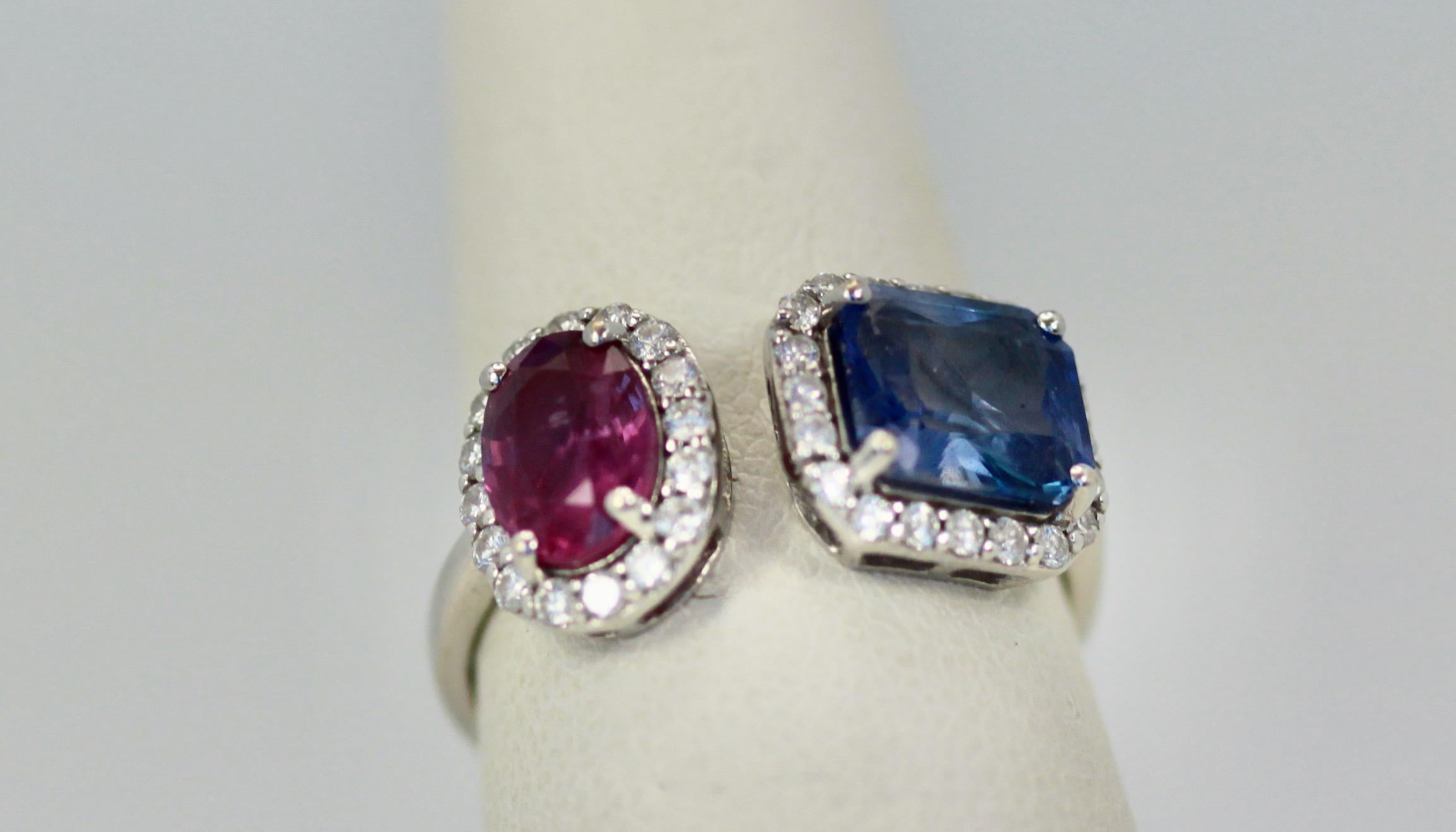 18k Blue and Pink Sapphire Diamond Ring 3.28 Carats For Sale 4