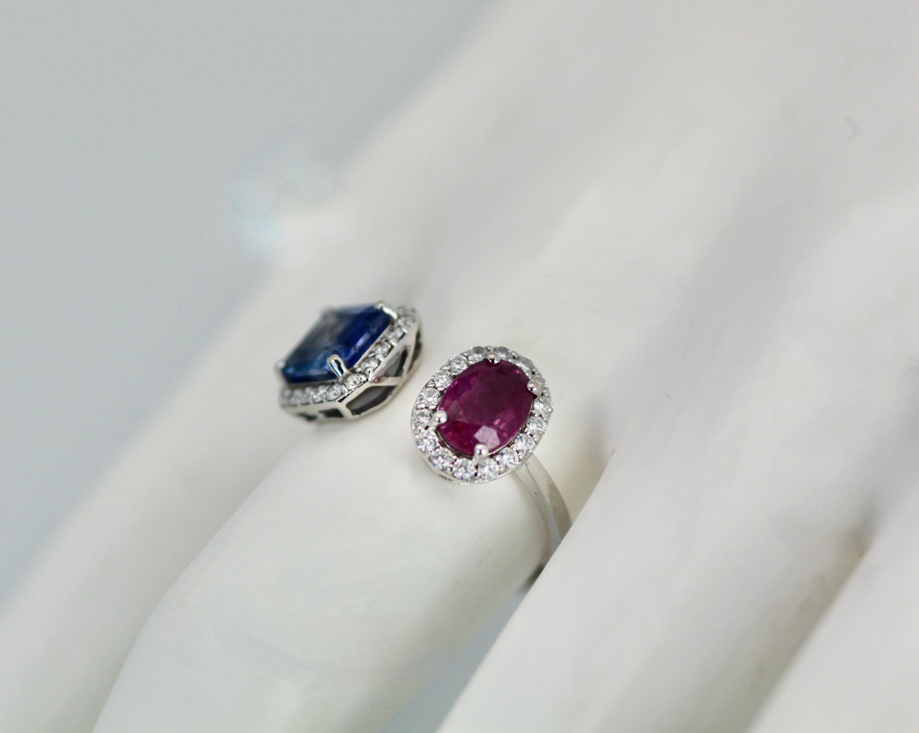 Women's 18k Blue and Pink Sapphire Diamond Ring 3.28 Carats For Sale