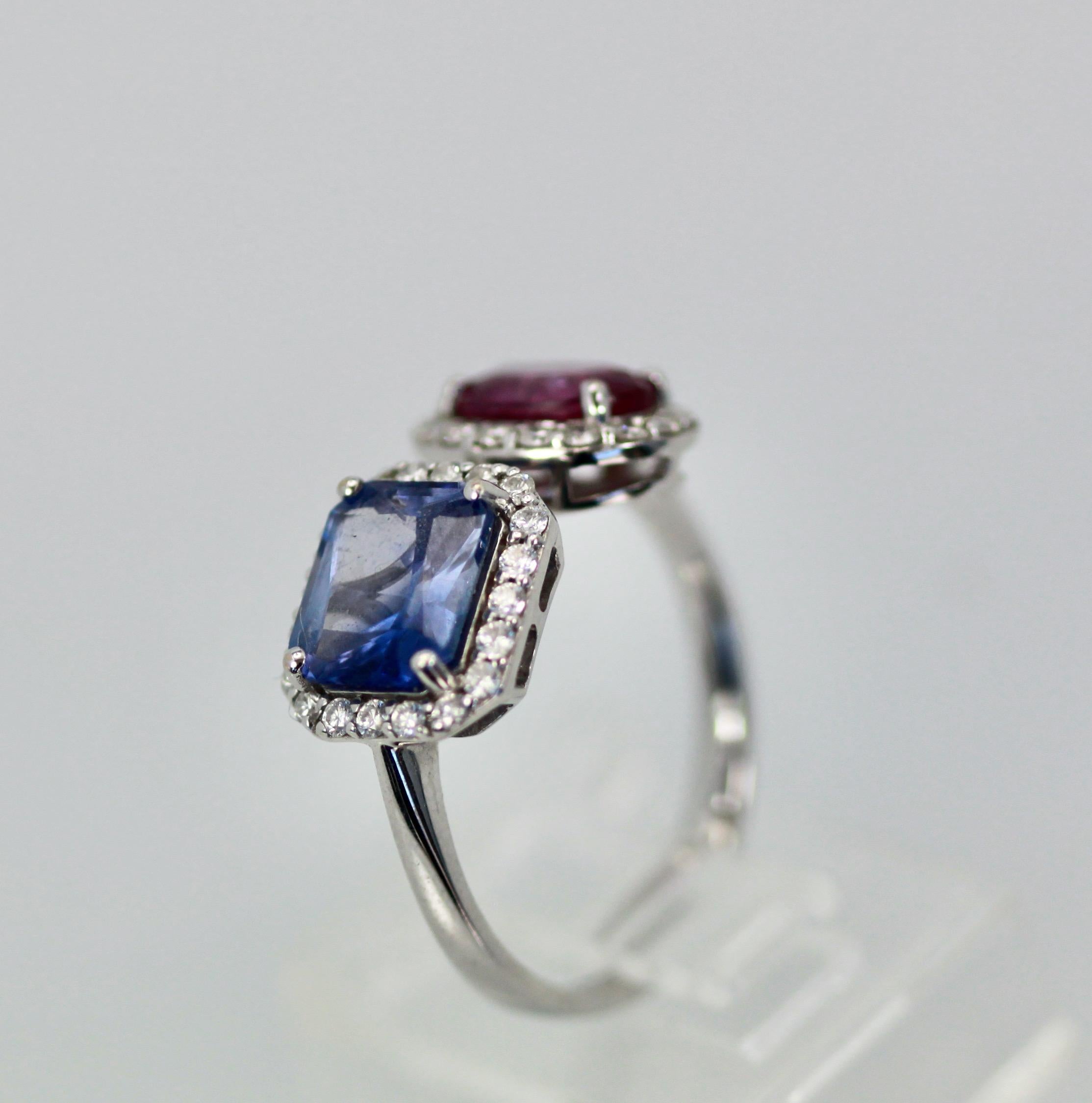18k Blue and Pink Sapphire Diamond Ring 3.28 Carats For Sale 2