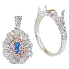 Colgante/anillo de cóctel con doble halo de diamantes rosa y azul de 18 quilates Vivid Blue Diamond
