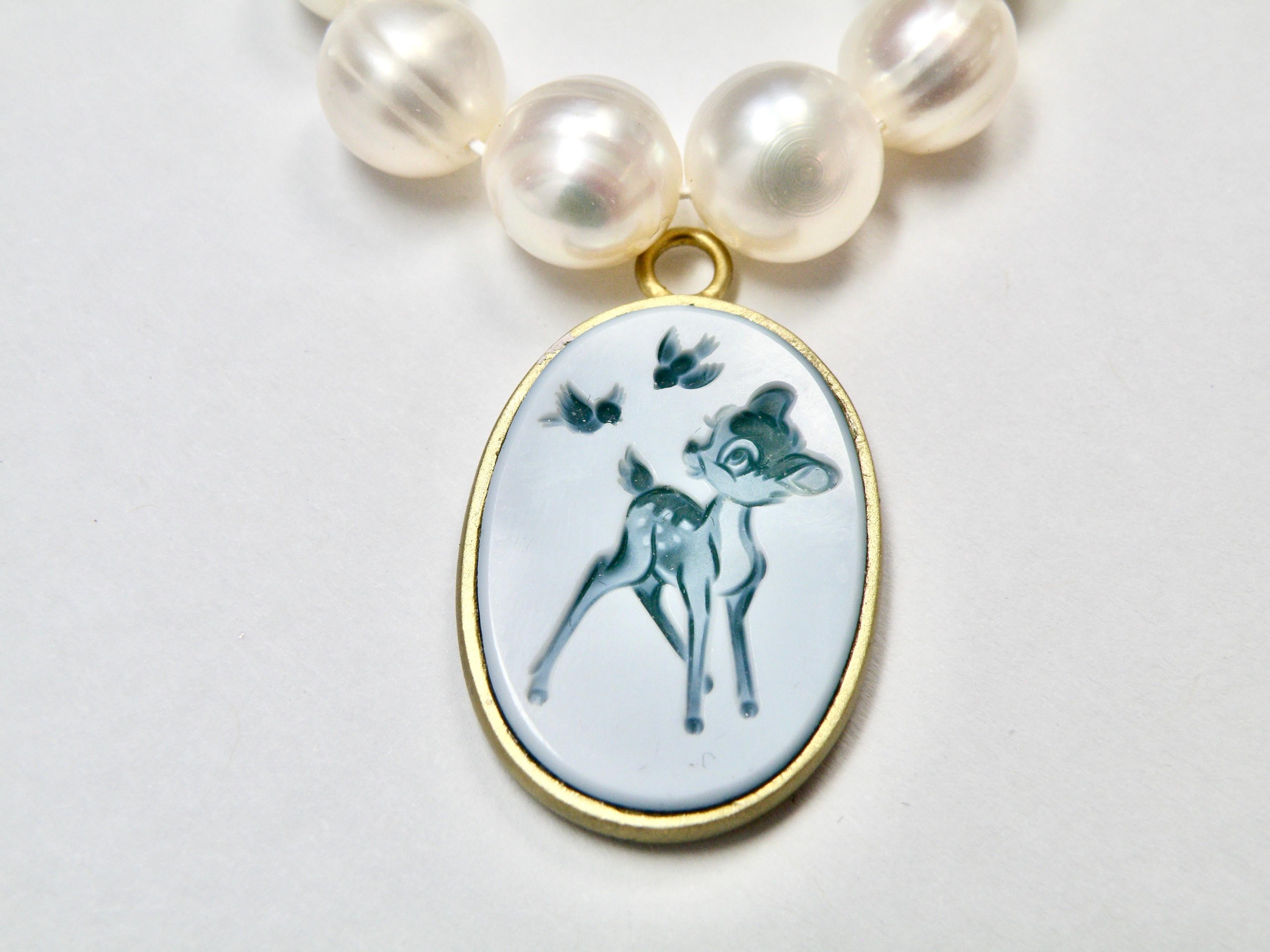 Magnifique pendentif bambi en agate bleue et verte