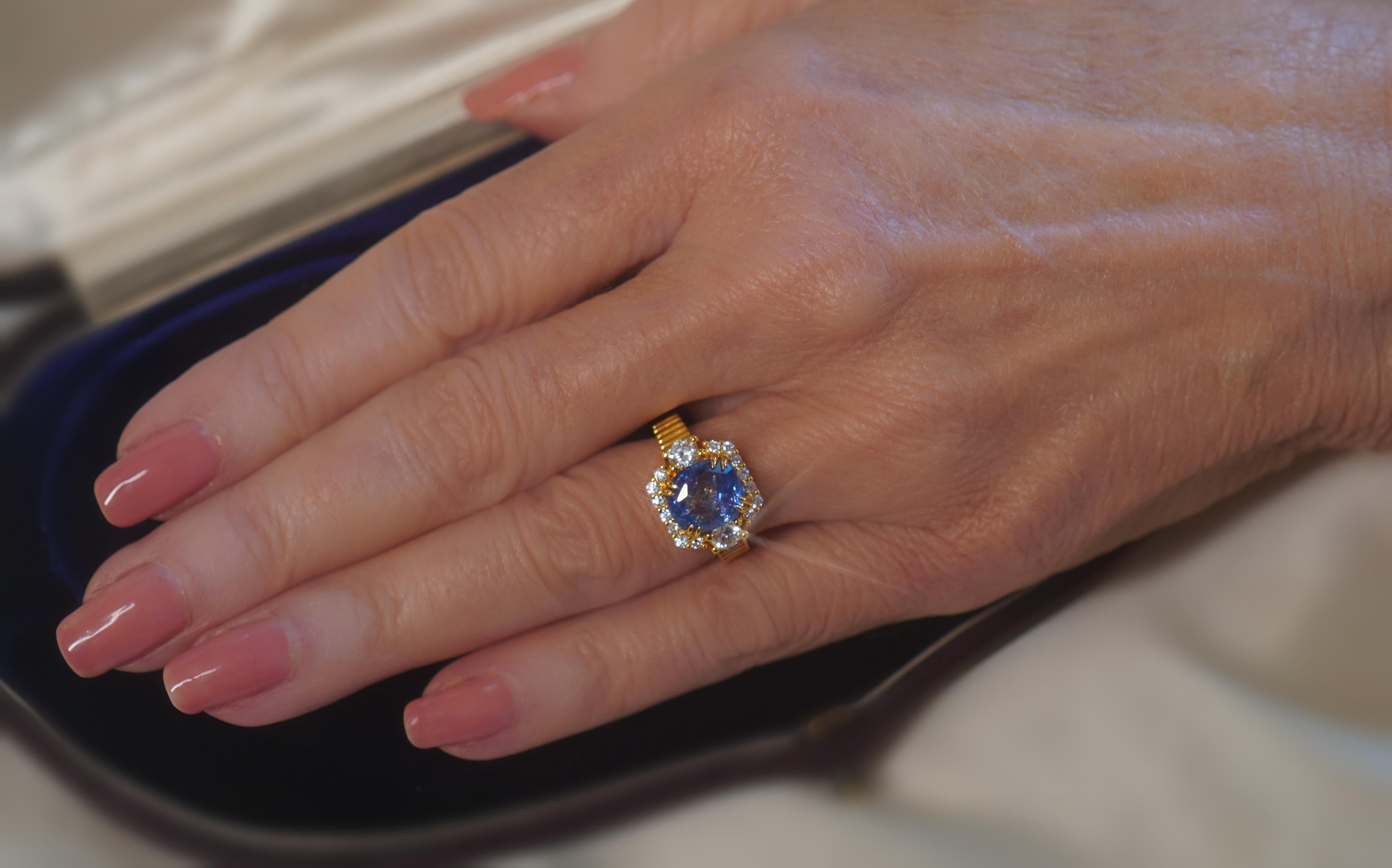 Bague de fiançailles vintage de 4,96 carats avec saphir bleu 18 carats non chauffé GIA, certifiée VS en vente 6