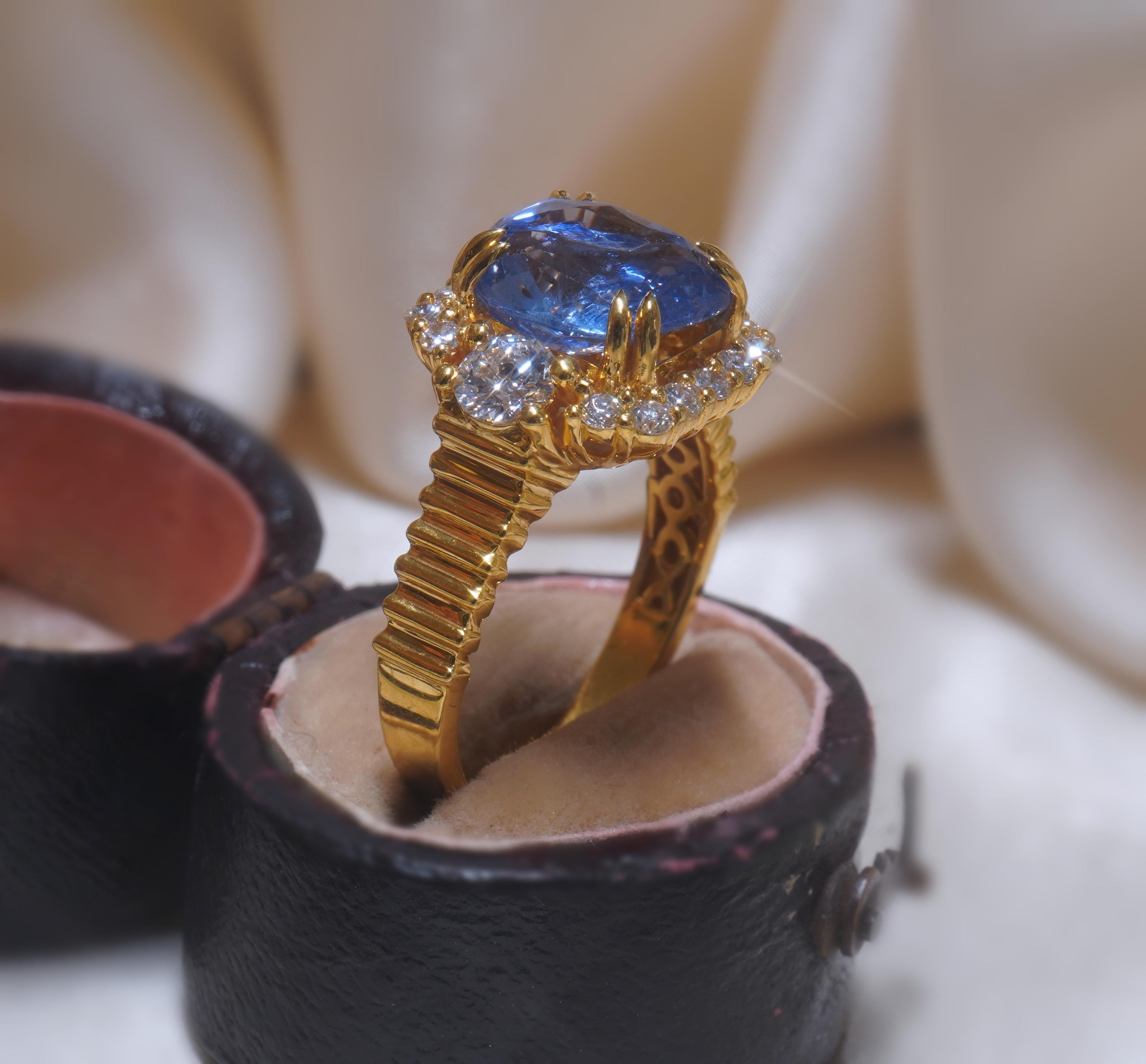 Bague de fiançailles vintage de 4,96 carats avec saphir bleu 18 carats non chauffé GIA, certifiée VS en vente 2