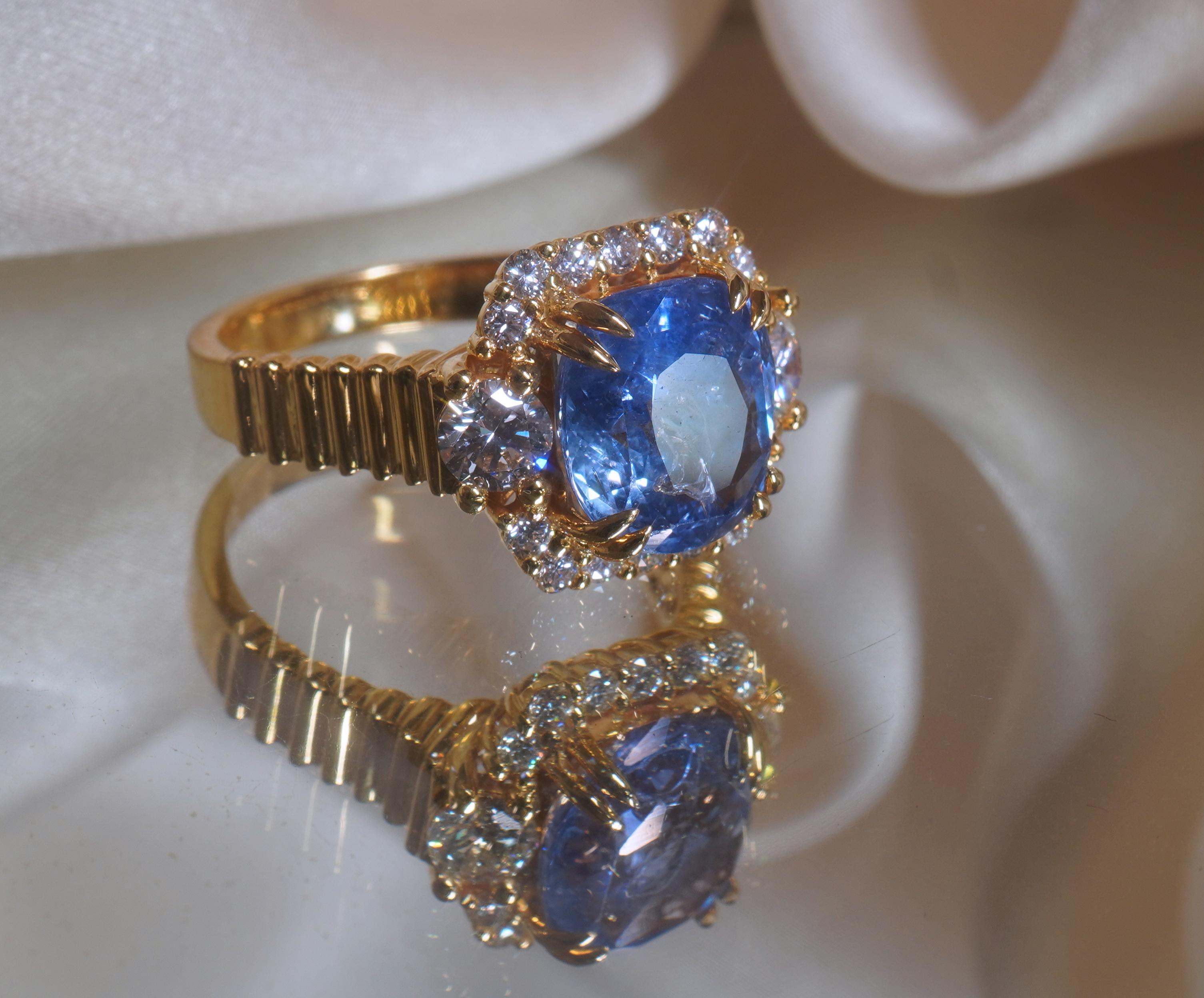Bague de fiançailles vintage de 4,96 carats avec saphir bleu 18 carats non chauffé GIA, certifiée VS en vente 4
