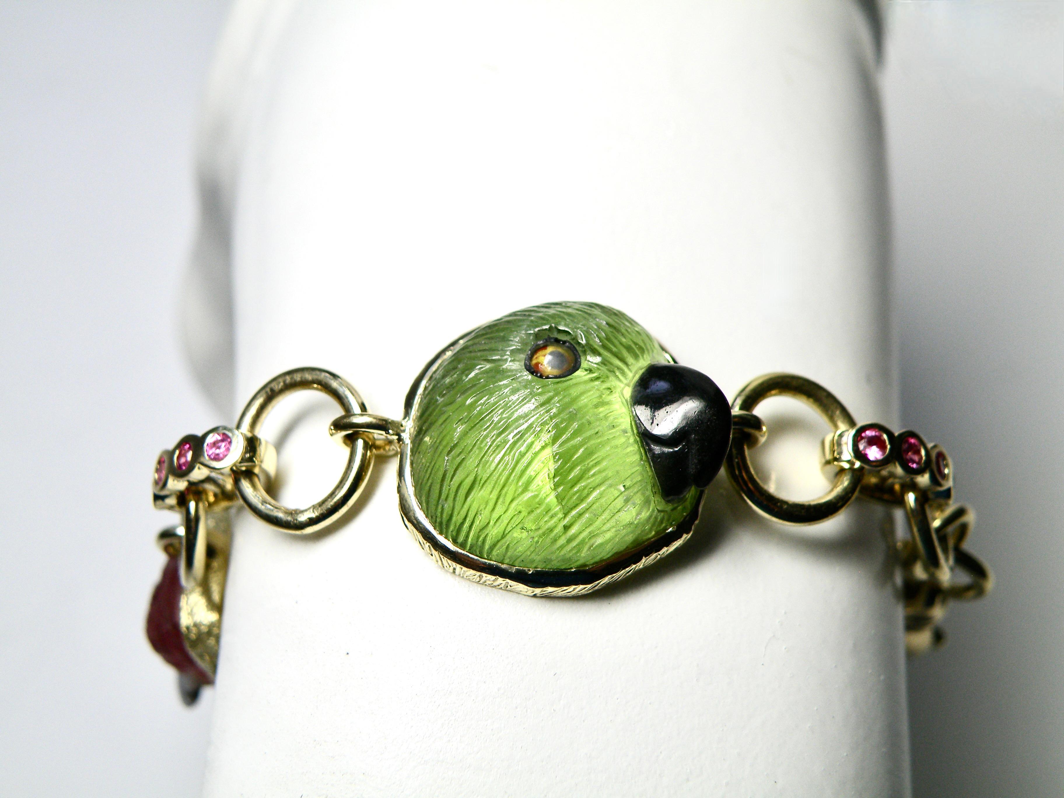 Bracelet 18 carats avec têtes de perroquet en tourmaline/perroquet rose Neuf - En vente à Cohasset, MA