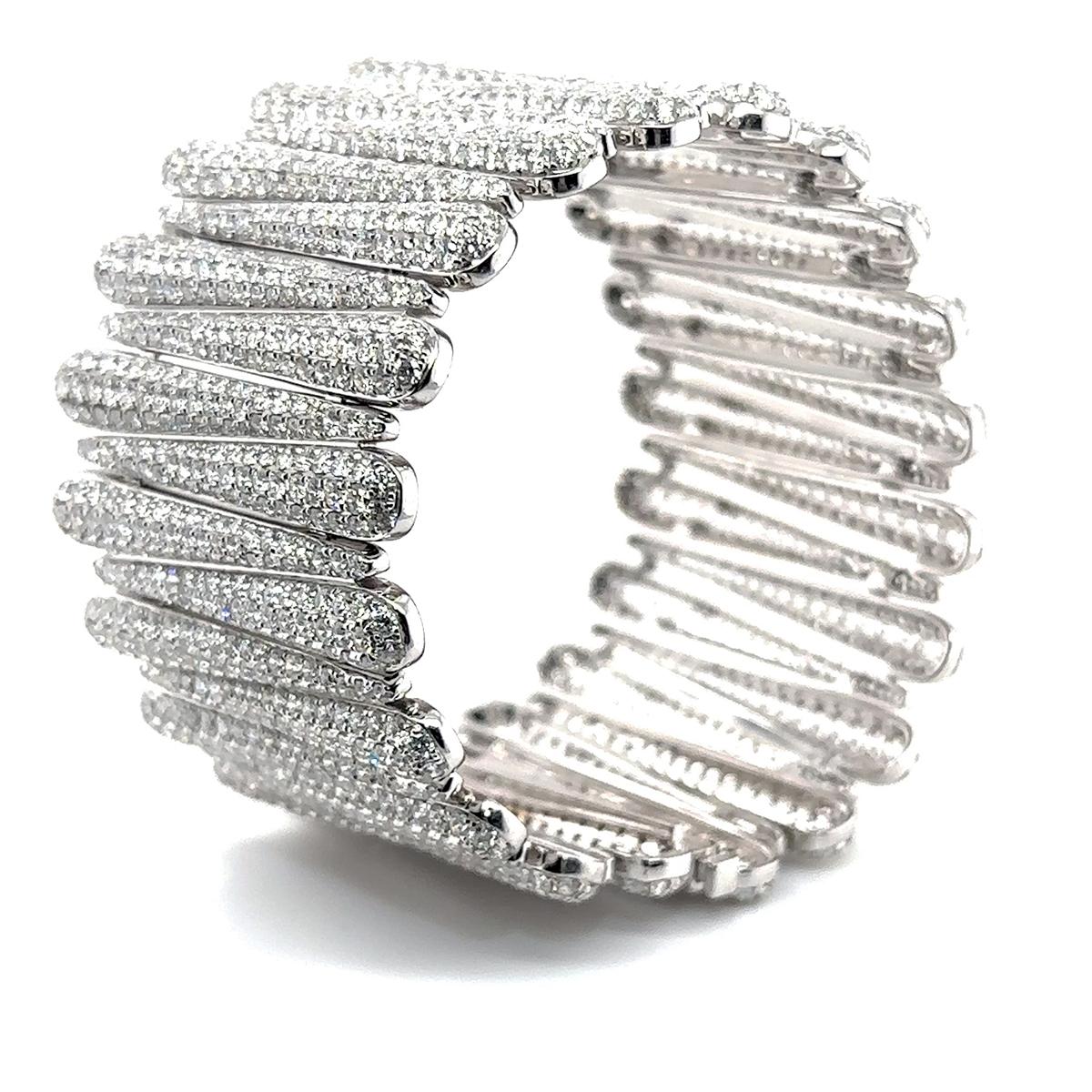 18k White gold bracelet with 1960 pave set round brilliant diamonds weighing 45.06 carats. 95.78 grams