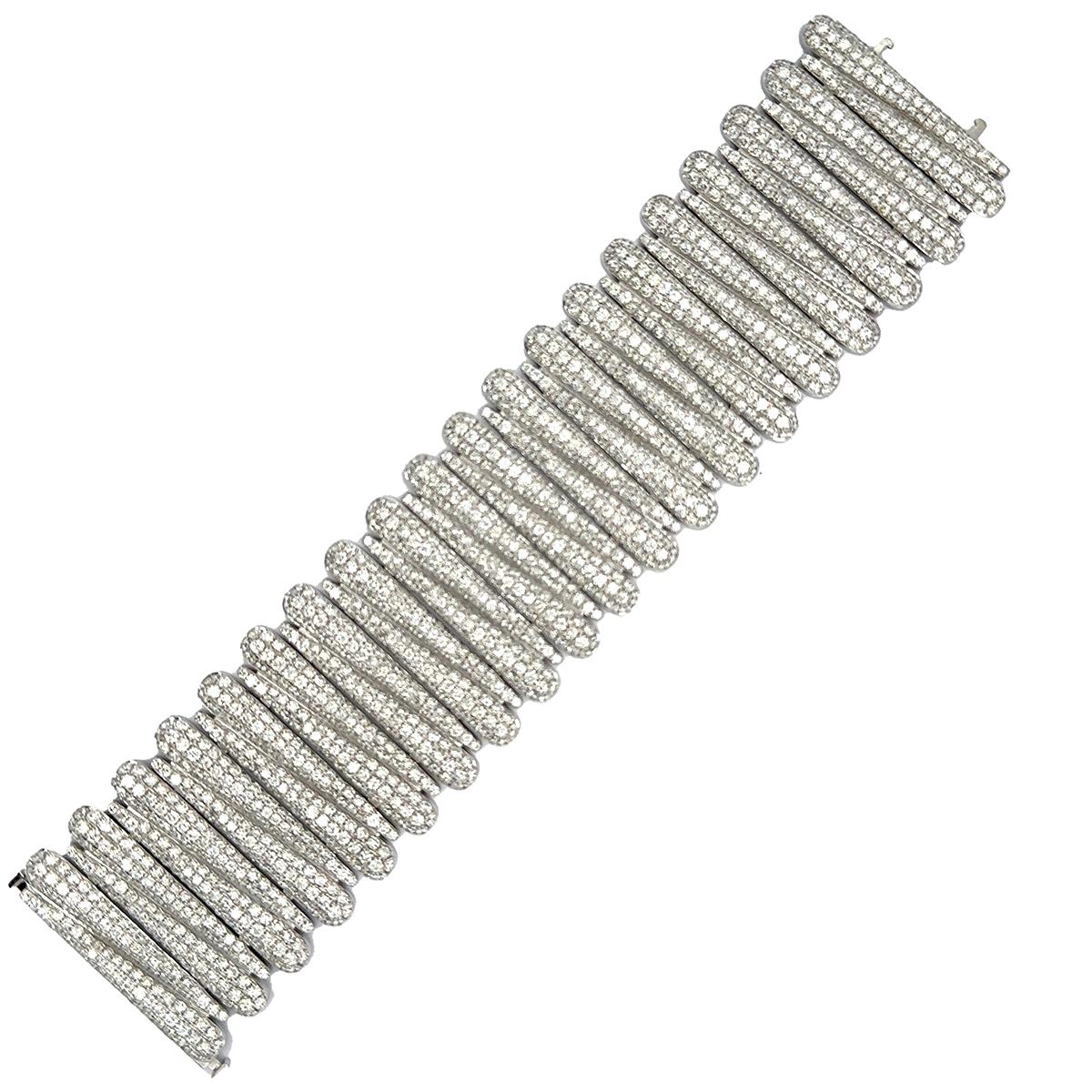 Bracciale 18k con 45,06 carati di diamanti in vendita 1