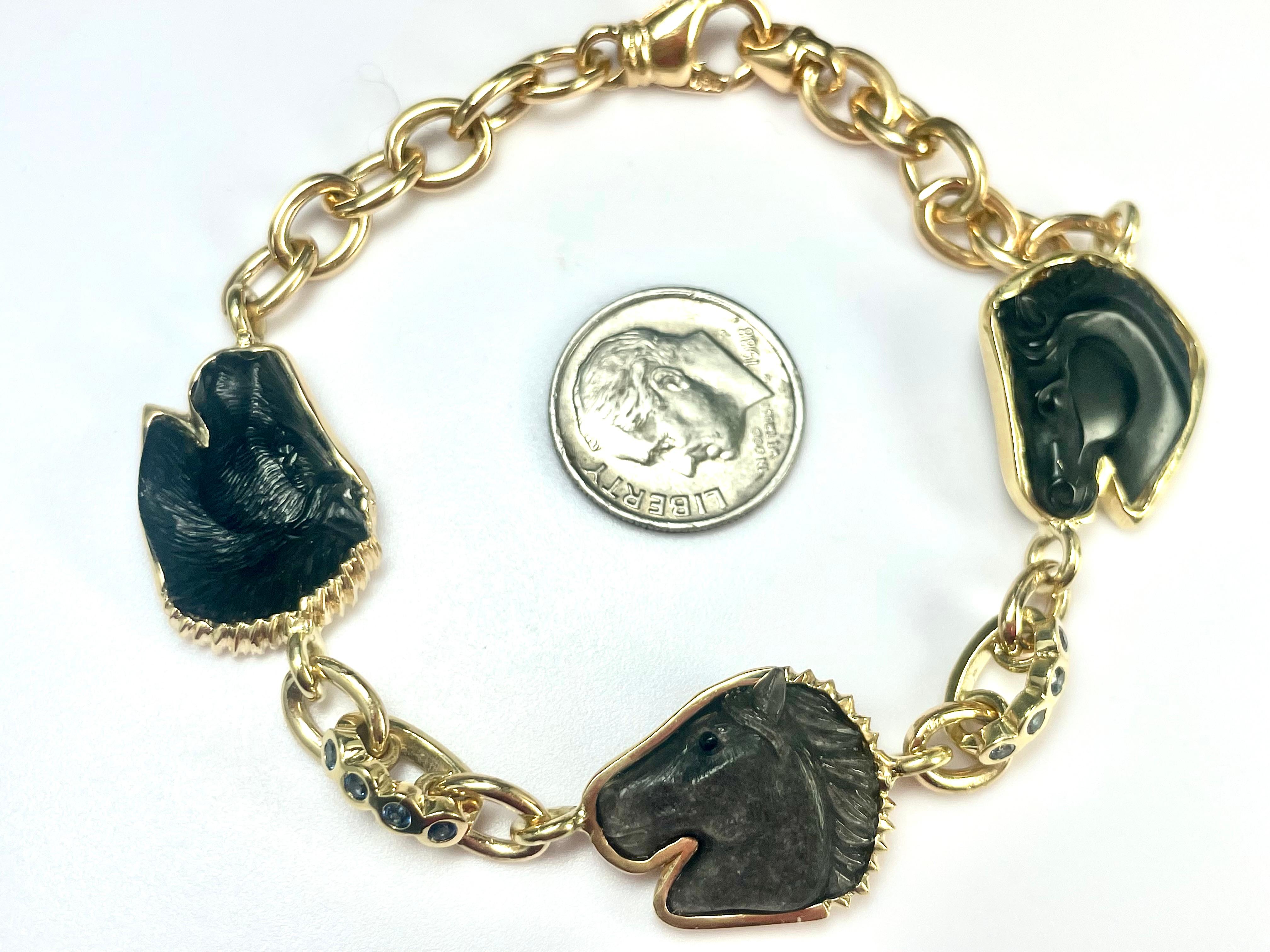 18k Armband mit geschnitzten Onyx/Silber Obsidian Pferdeköpfe, Saphir Glieder im Angebot 1