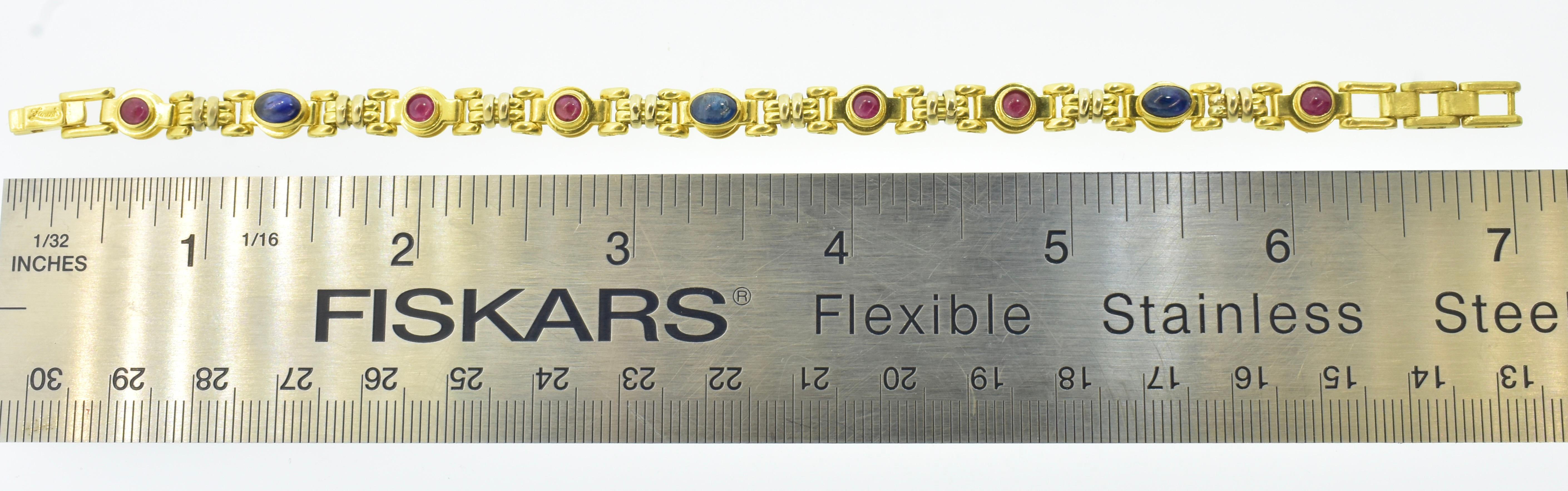 Bracelet 18 carats avec saphirs et rubis, maillon complexe souple et inhabituel. en vente 4
