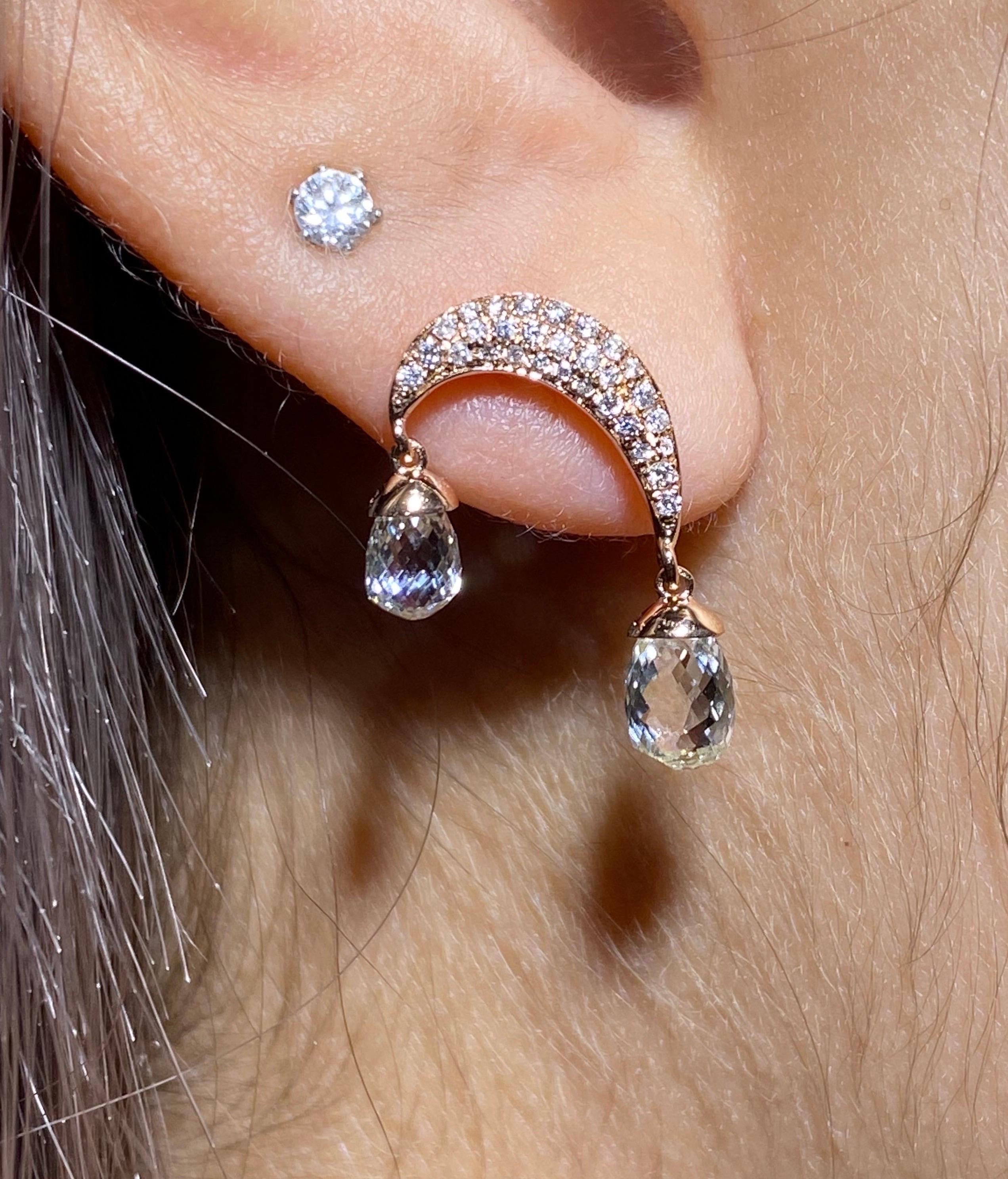 Taille briolette Boucles d'oreilles en diamants briolette 18 carats  en vente