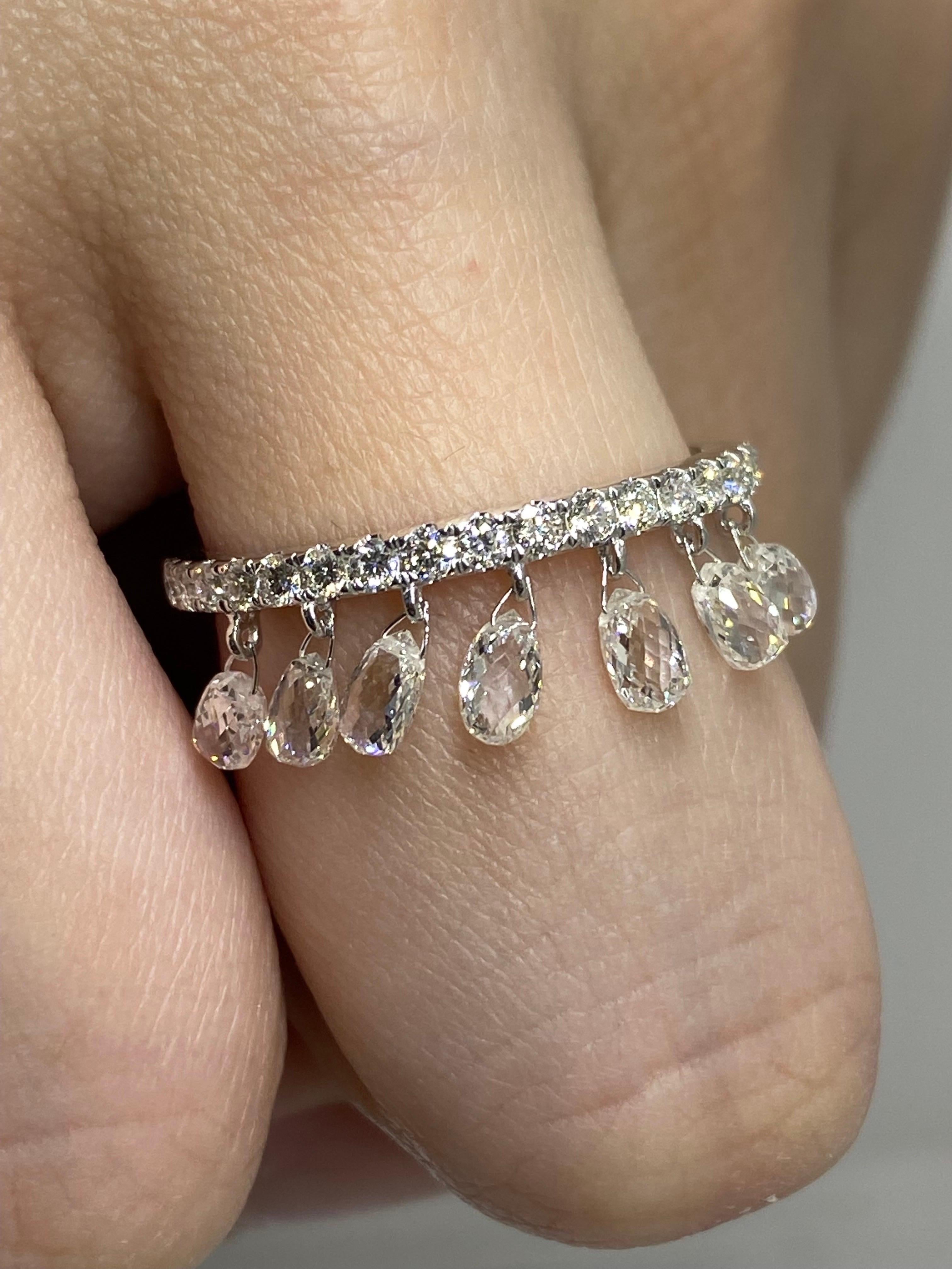 Ex Sammlung Briolette gebraucht: 7 Stück/1,36 Karat 
Runde Diamanten verwendet: 18Stück/0,28Karat

Weißgold/Roségold/Gelbgold erhältlich 
*Der Preis variiert je nach Diamantstück und Gewicht
