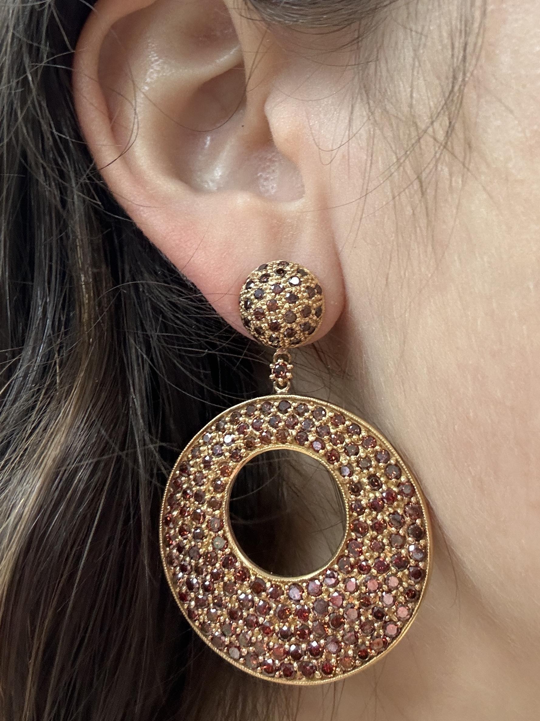 Donna Orecchini con diamanti marroni 18k in vendita