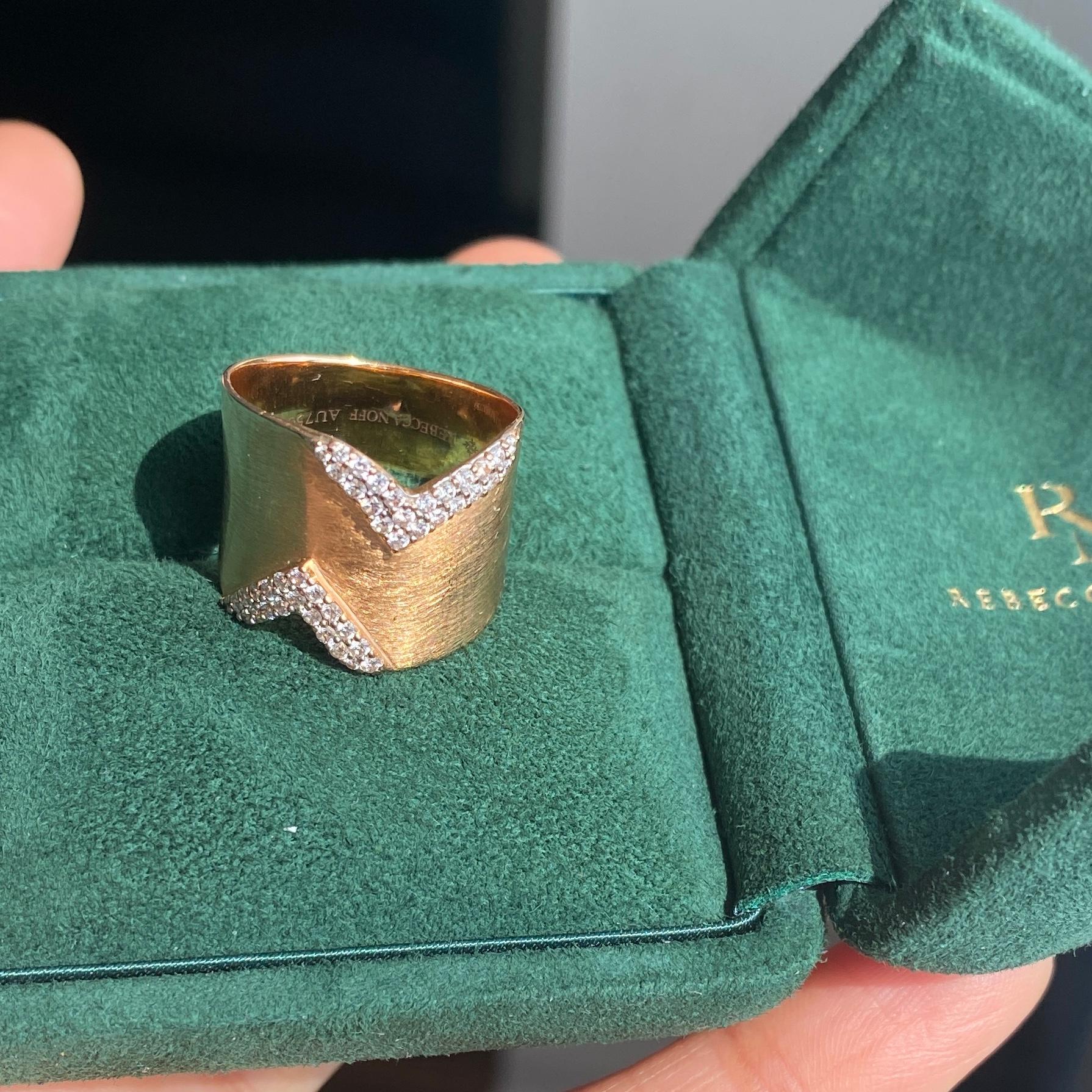 18 Karat gebürstetes Roségold und Diamanten Block Ring (Rundschliff) im Angebot
