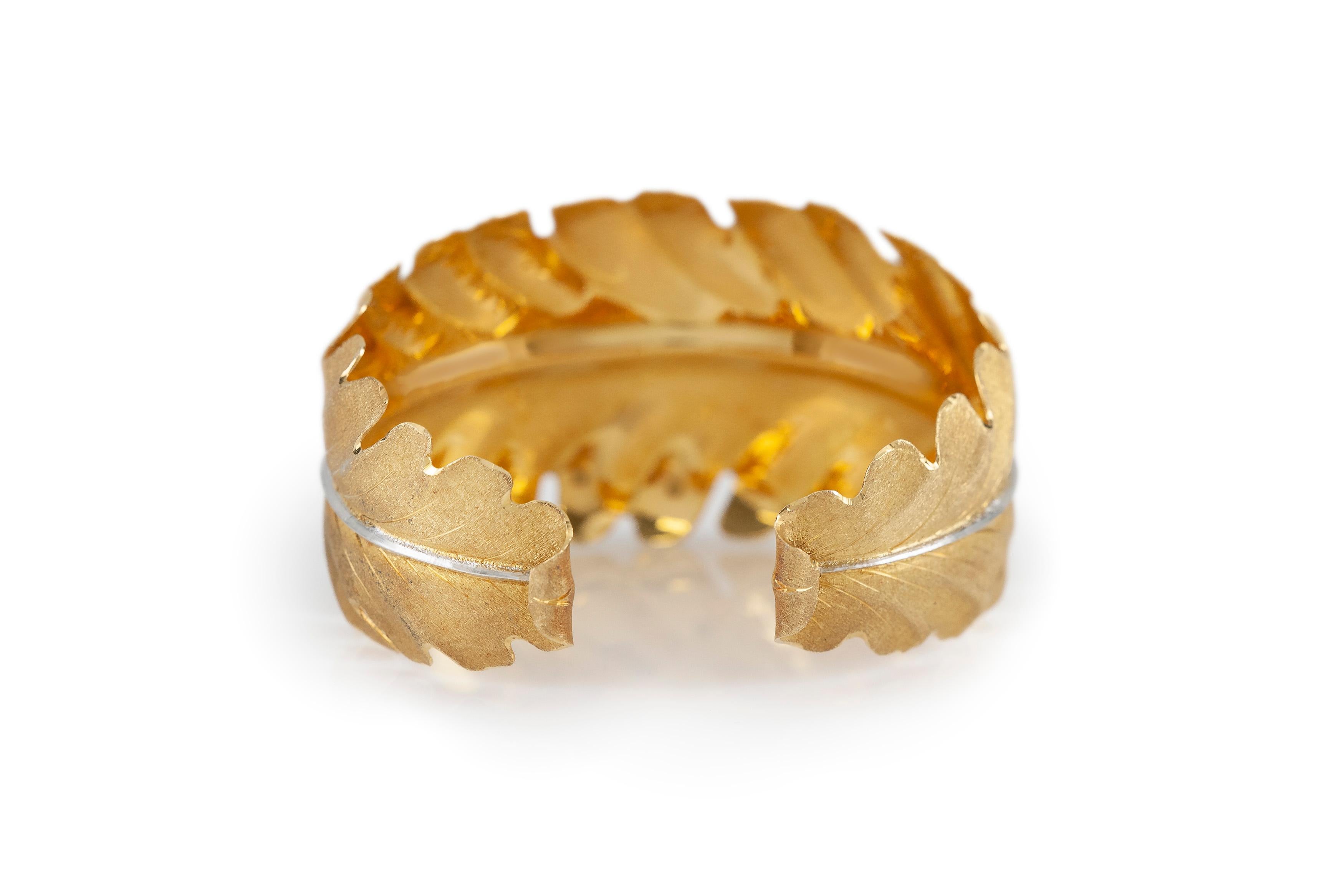 18 Karat Buccellati Cuff Leaf Bracelet In Excellent Condition In New York, NY