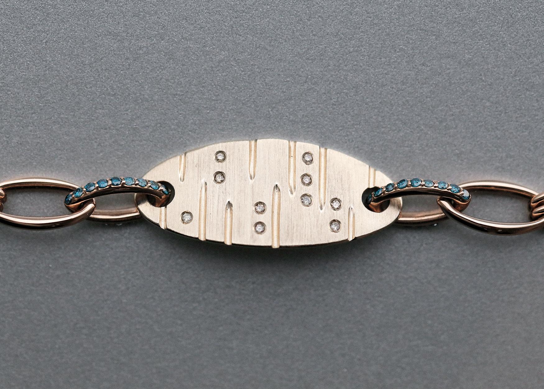 Artista Bracciali in bule e diamanti bianchi 18K di 'soonhee' (tagliaS:circonferenza 16,5 cm) in vendita