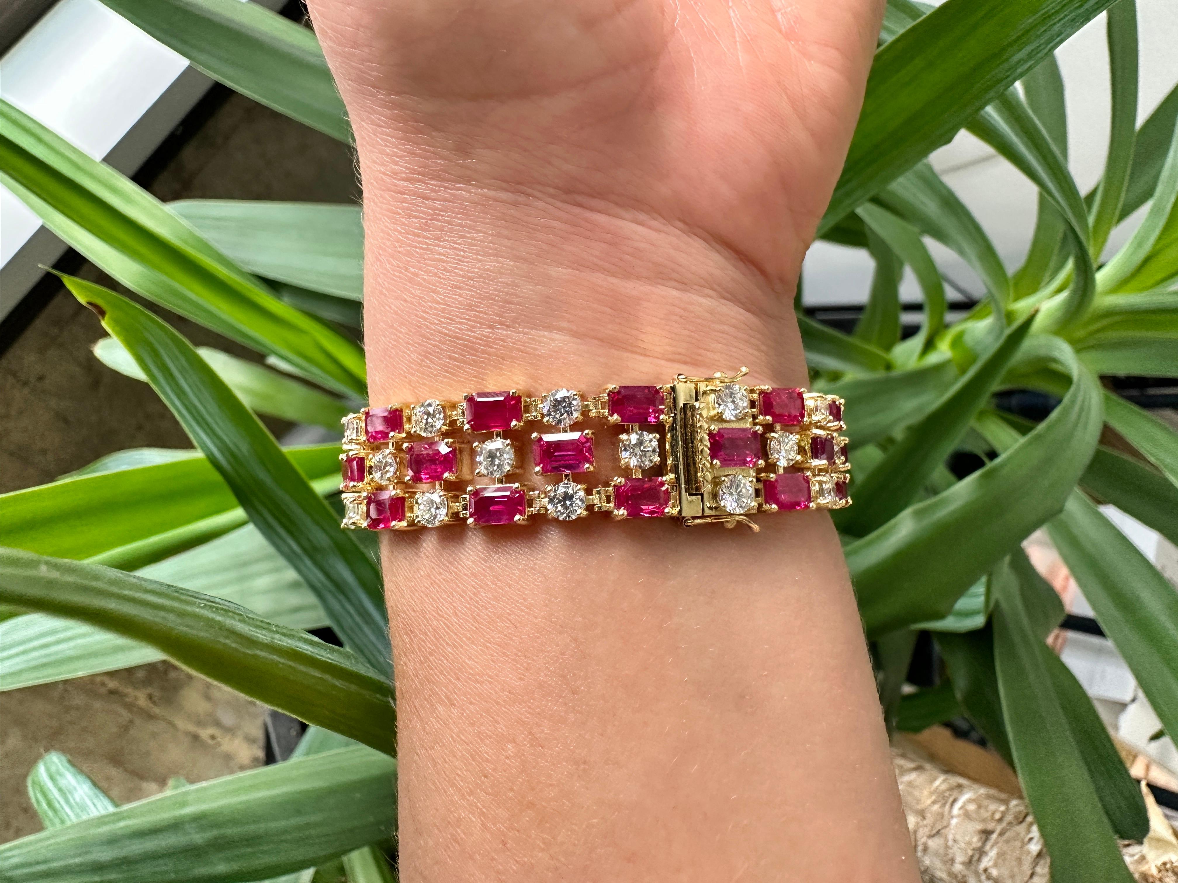 Baguette Cut 27.72 Carat Burma Ruby and Diamond Bracelet AGL Certified Total 18k Yellow Gold For Sale