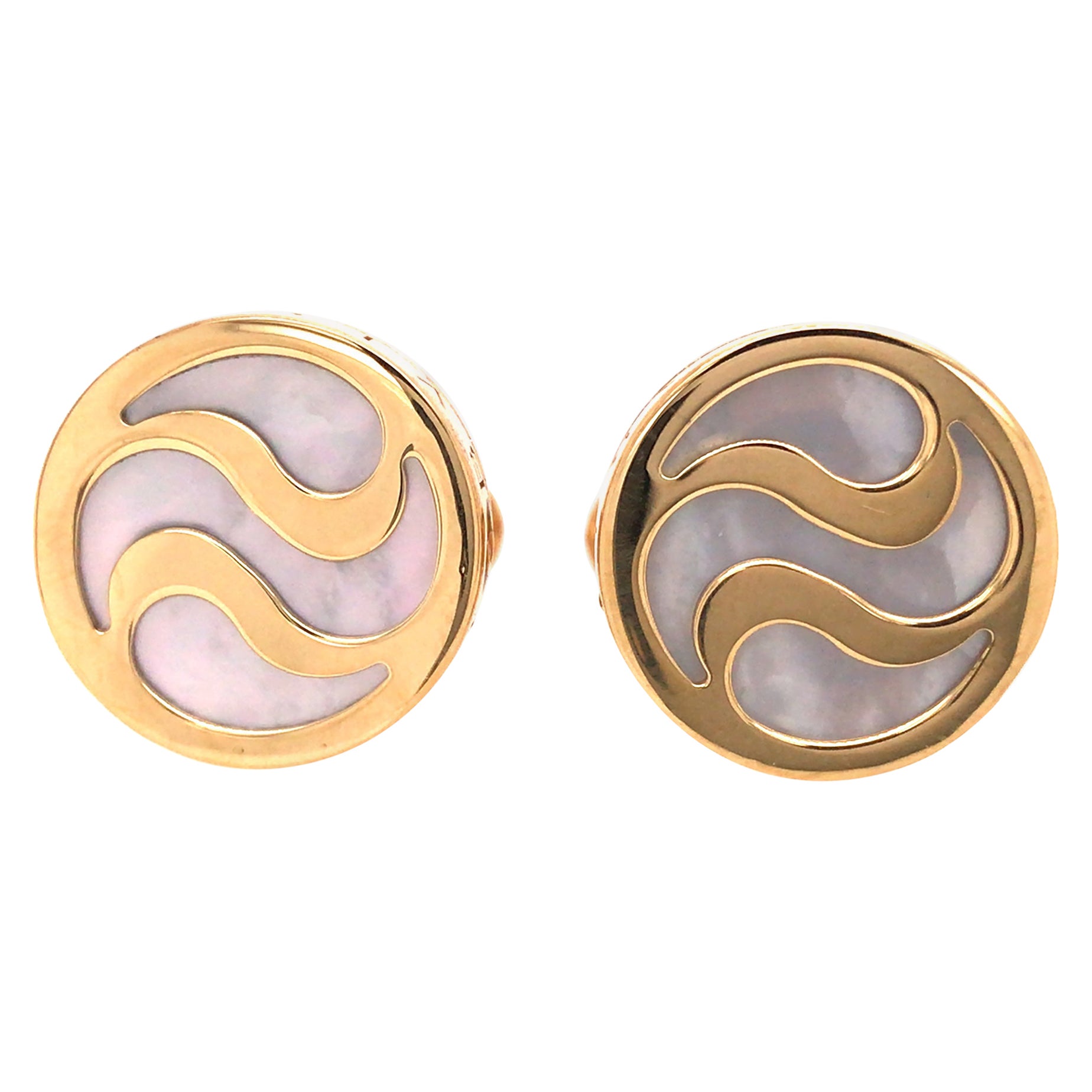 Gemelos de madreperla Bvlgari de oro amarillo de 18 quilates en venta