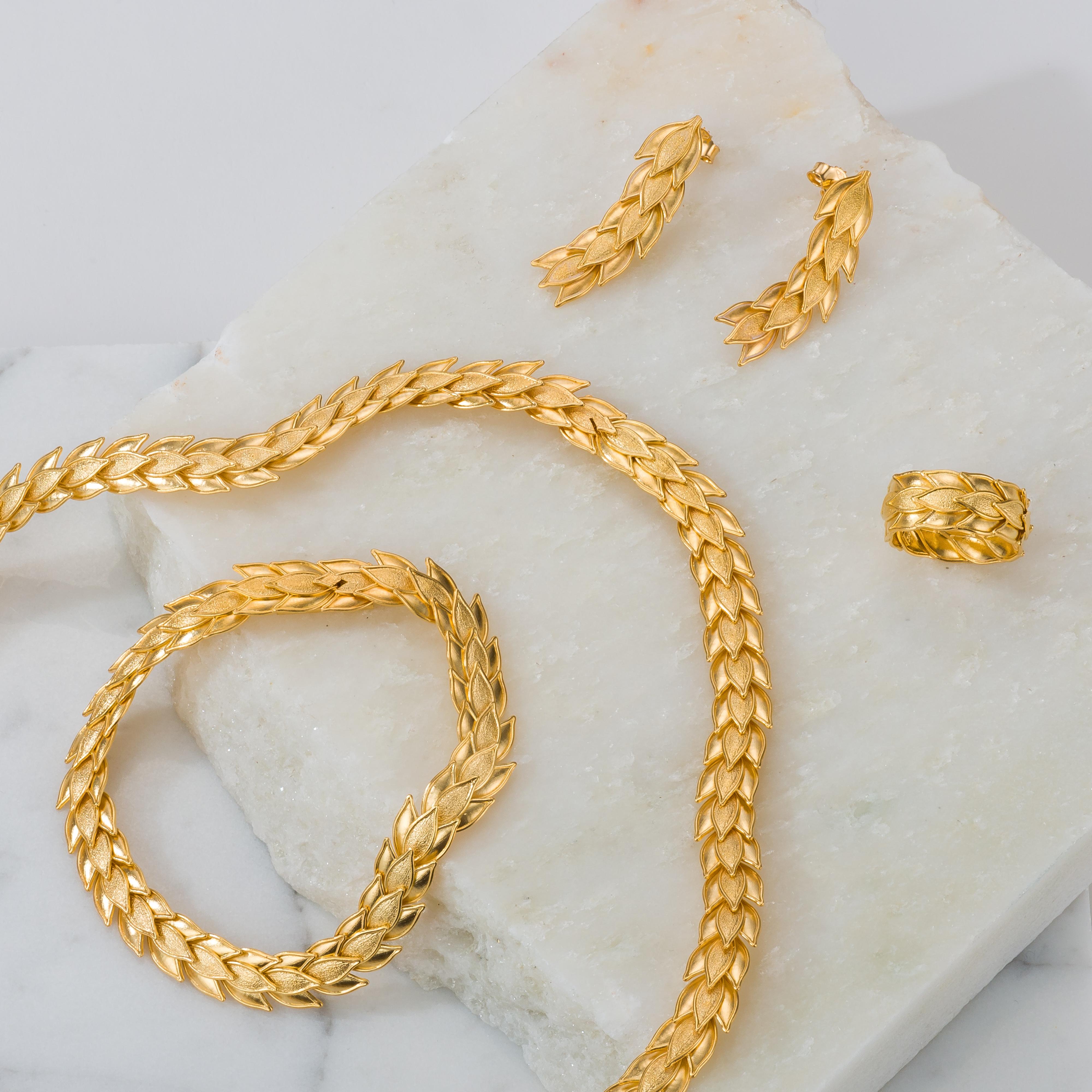 18K Byzantine Gold Laurel Bracelet For Sale 4