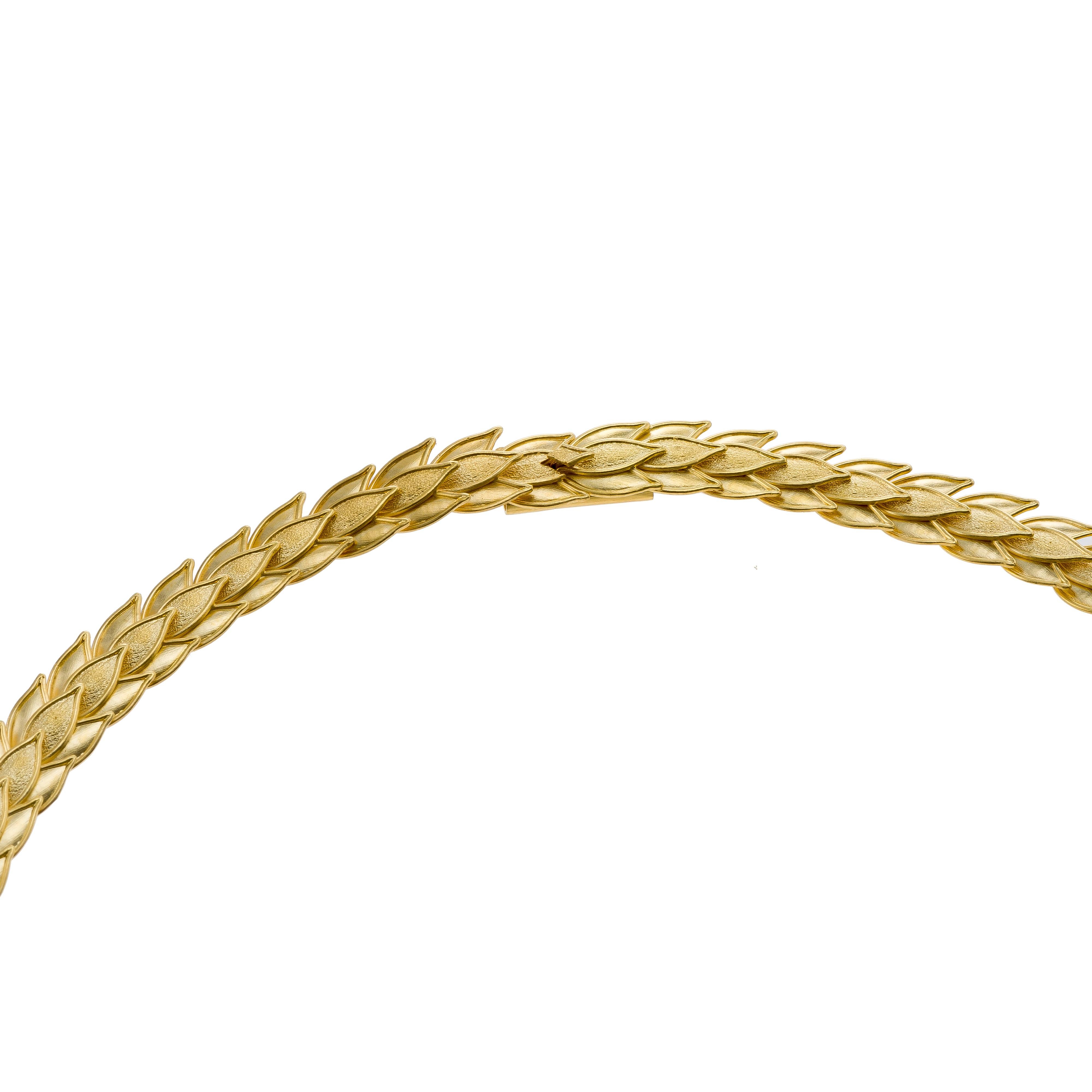 18K Byzantine Gold Laurel Necklace For Sale 4