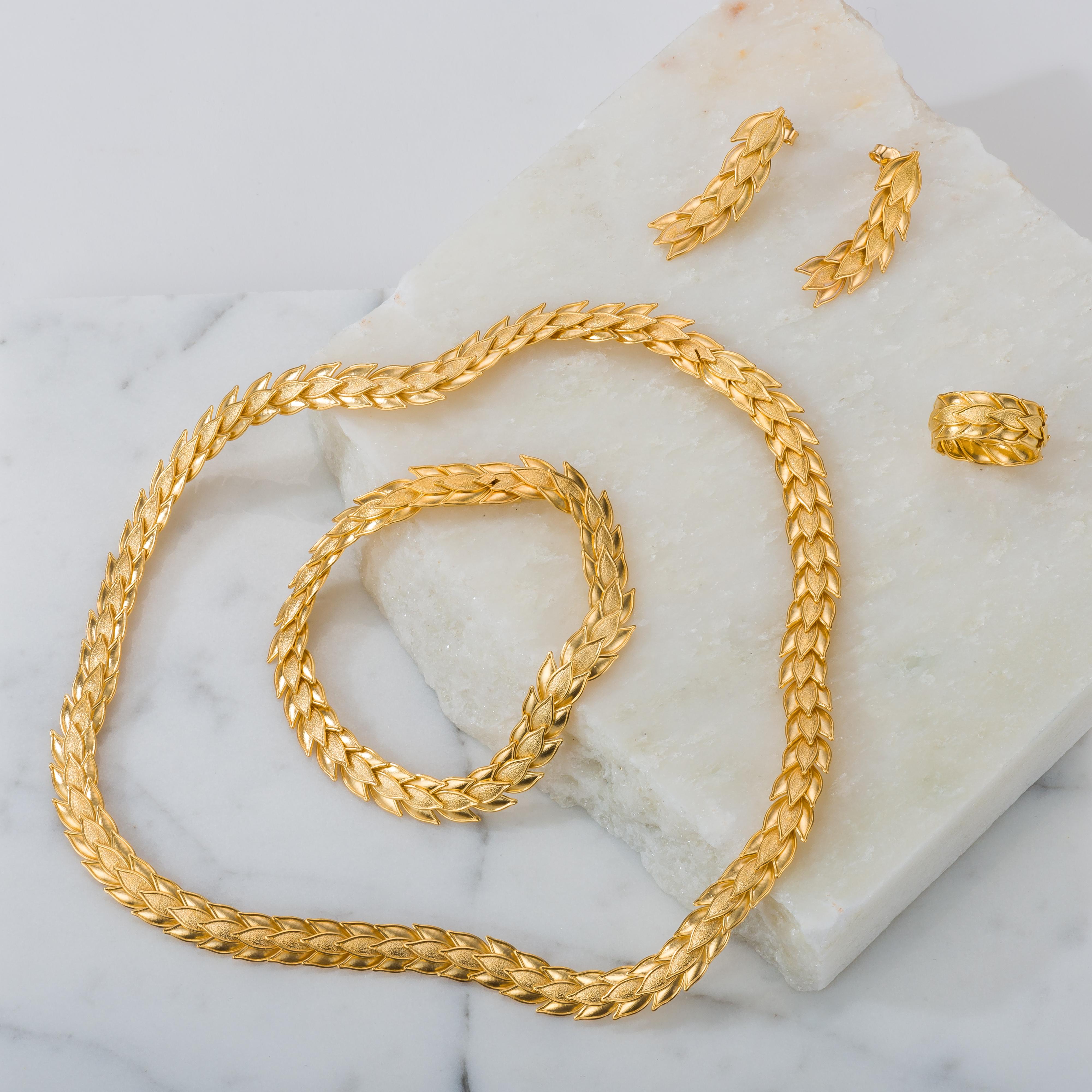 18K Byzantine Gold Laurel Necklace For Sale 3