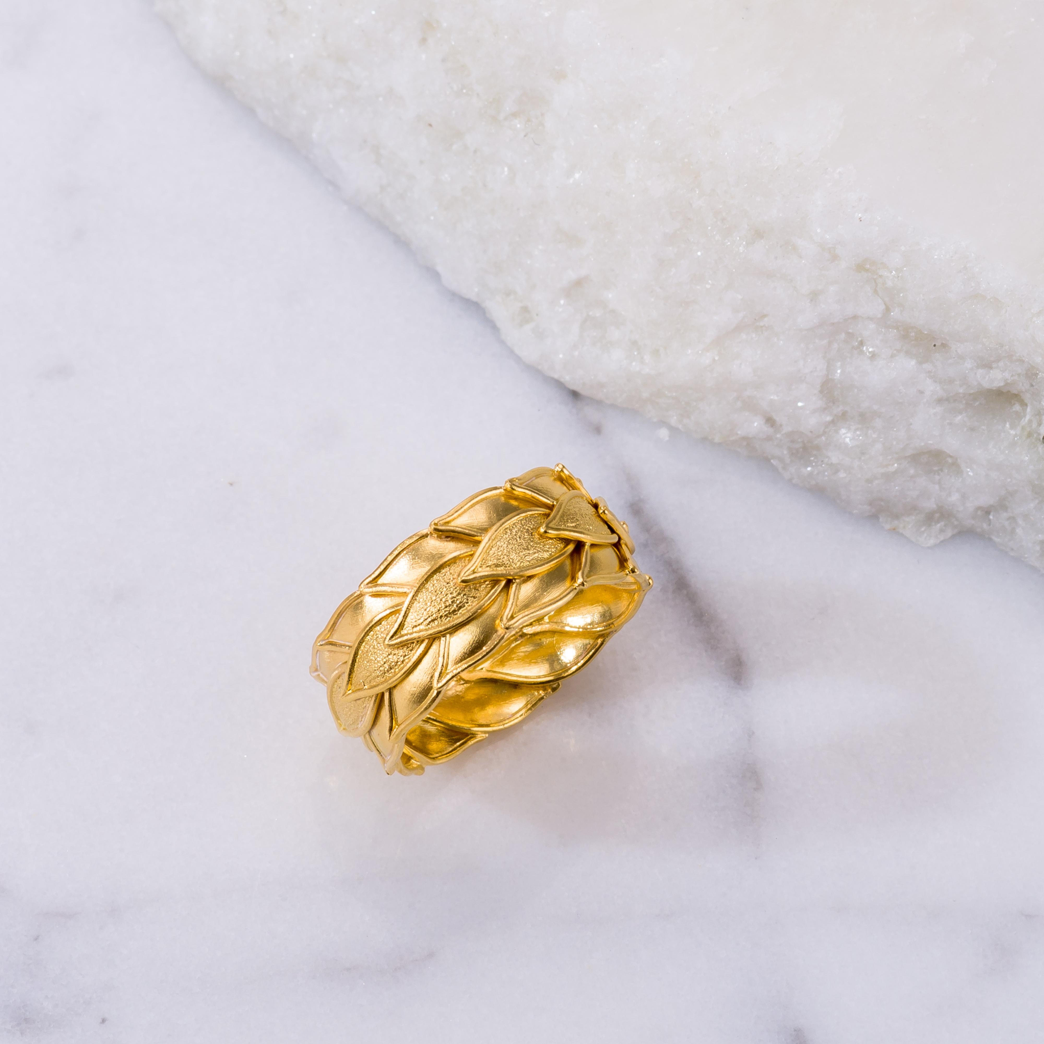 18K Byzantine Gold Laurel Ring In New Condition For Sale In Athens, GR