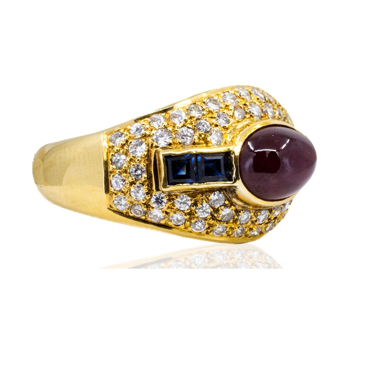 Cabochon Anello con rubino cabochon 18k in vendita