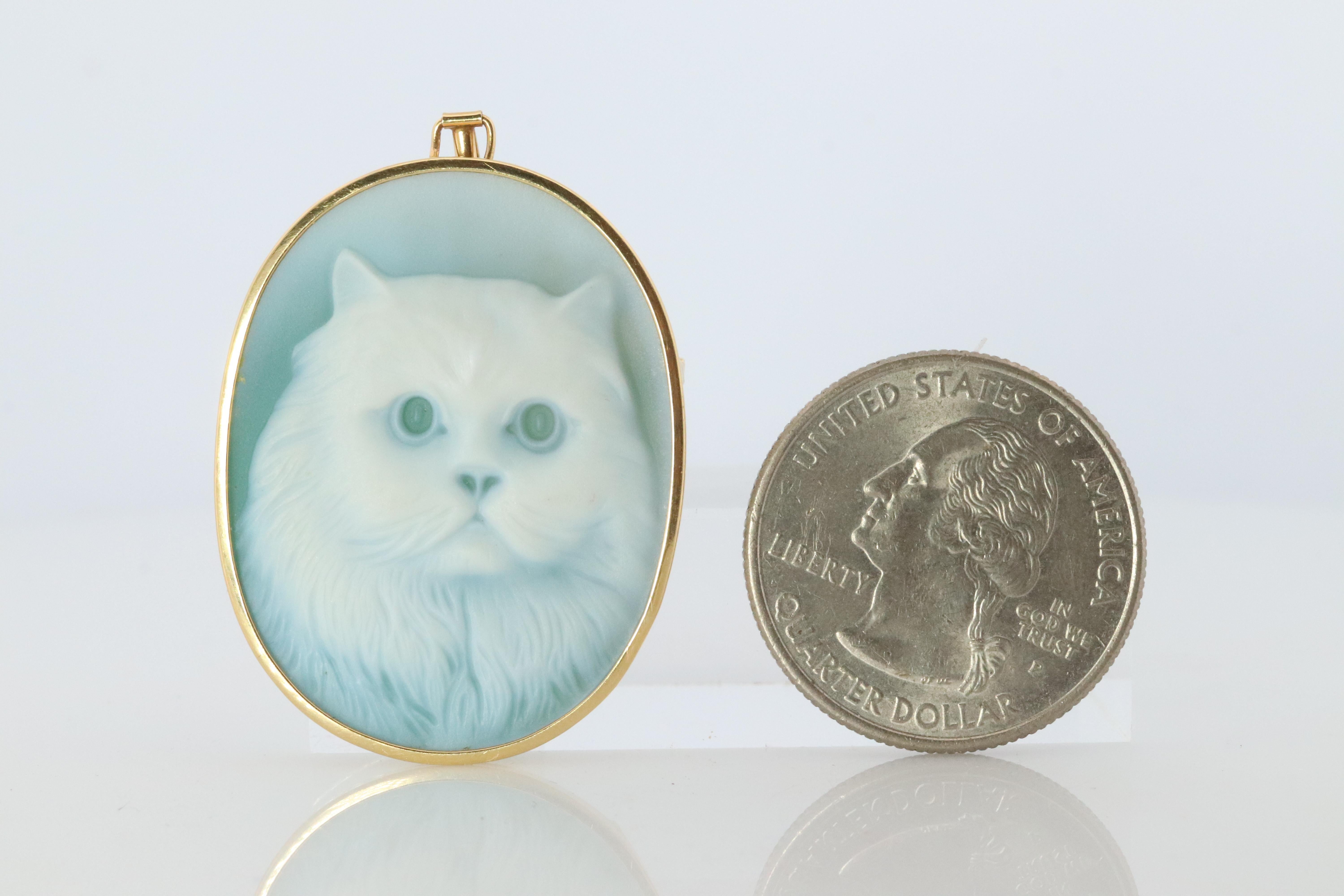 18k Cat Face Brooch and Pendant. 18k YG Carved Cute Cat Carved Cameo For Sale 2