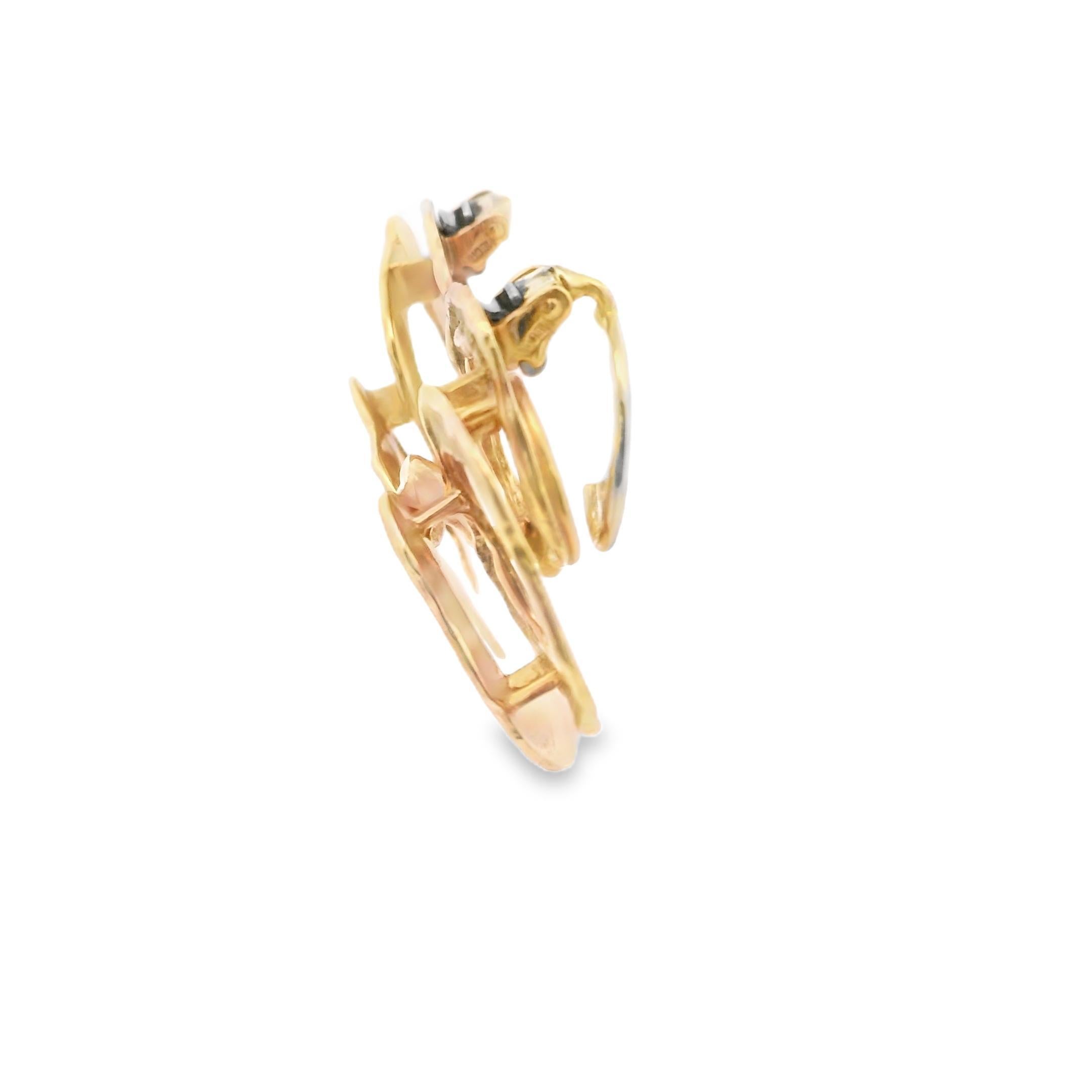 Orecchini a clip modernisti a 3 cerchi di Chaumet
Oro giallo 18 carati testurizzato
Francia, circa 1970
17,6 gr