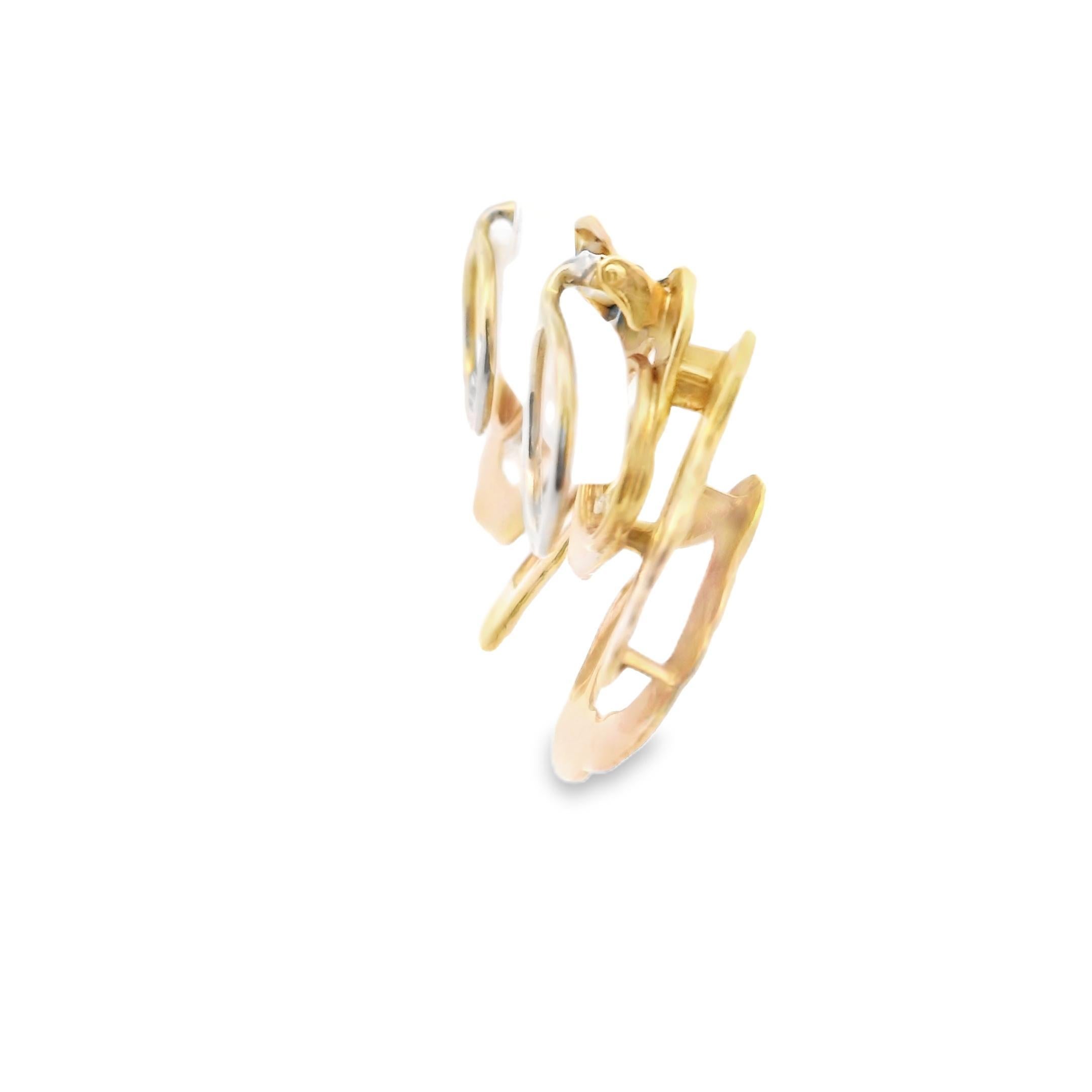 Orecchini in oro testurizzato Chaumet 18K In condizioni buone in vendita a New York, NY