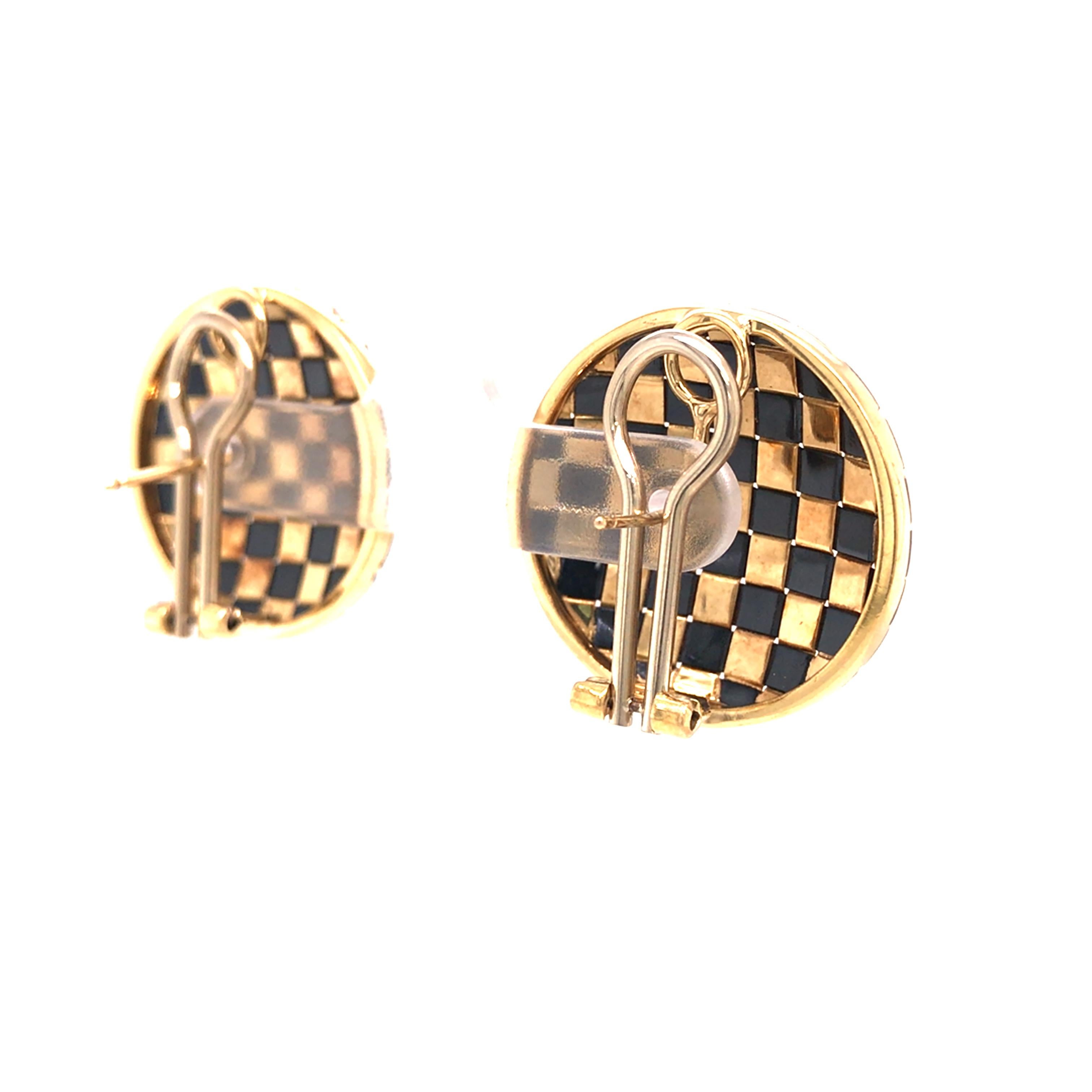 18K Checkered Button Earrings Yellow Gold For Sale 1
