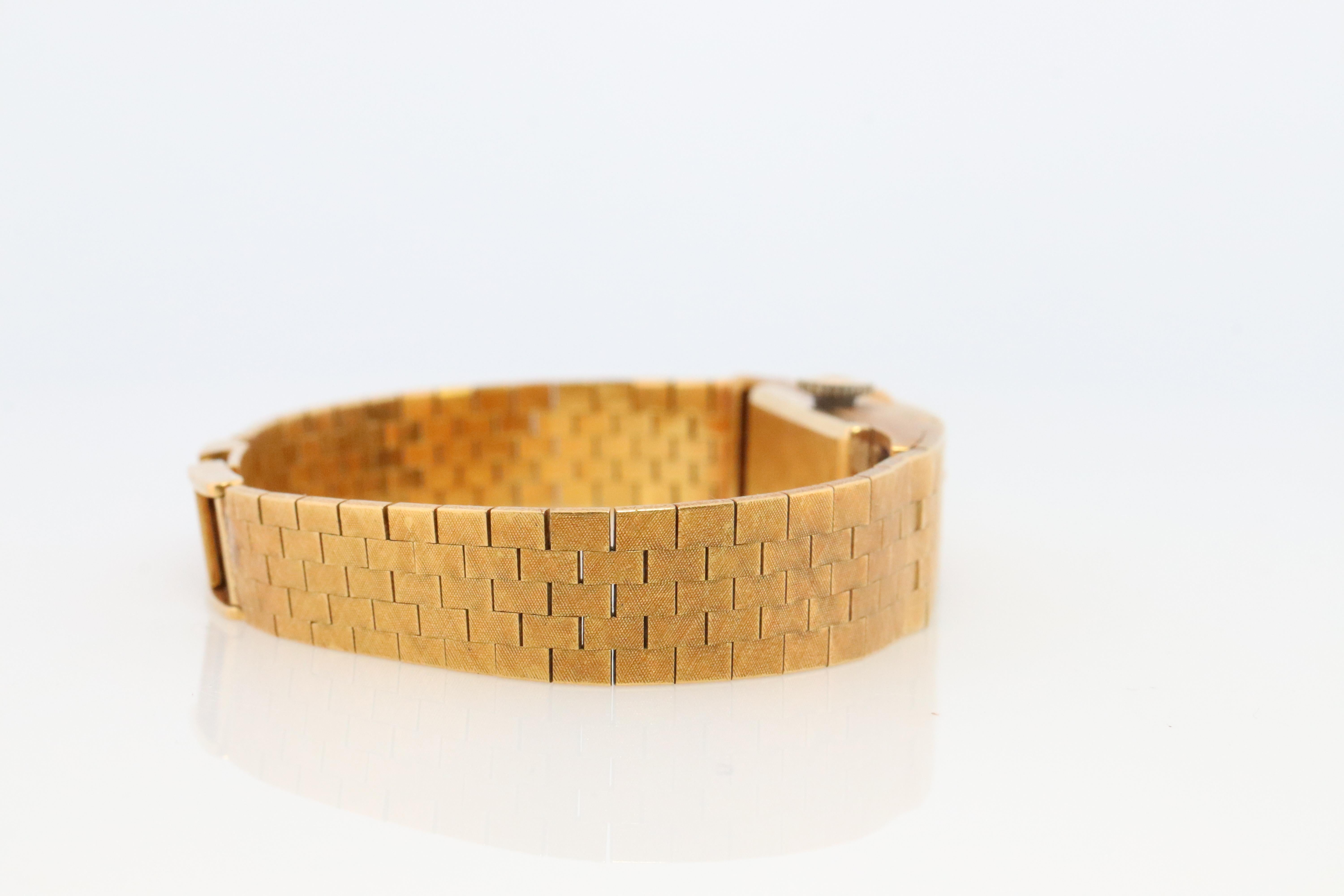 18k Chopard LUC Ladies Manual watch. Vintage Chopard 18k Yellow gold Watch. For Sale 6