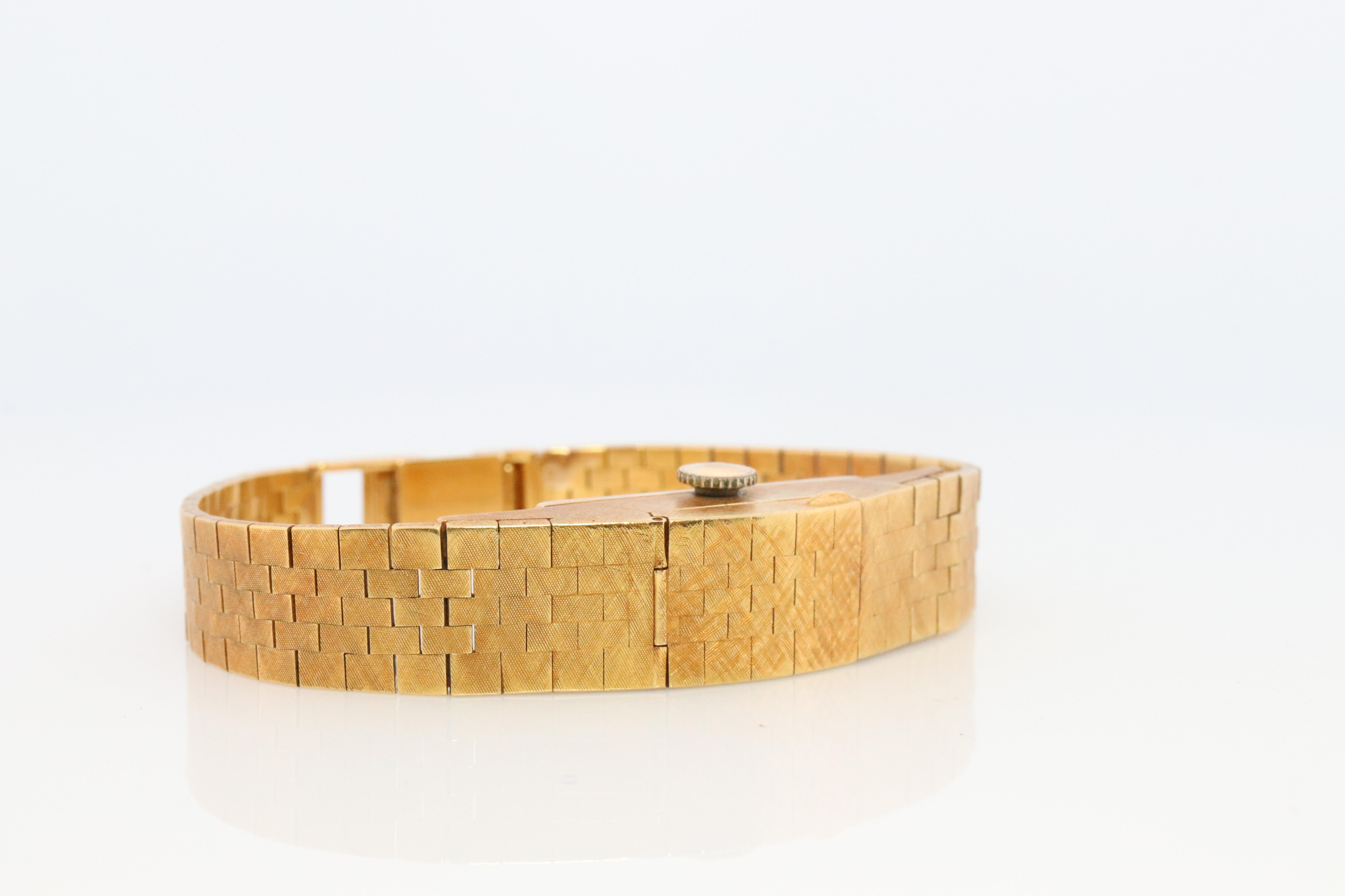 18k Chopard LUC Ladies Manual watch. Vintage Chopard 18k Yellow gold Watch. For Sale 7