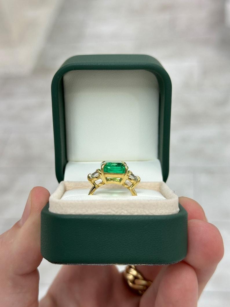 18K Colombian Emerald & Diamond Ring  8.92tcw Emerald Cut  Vivid Green For Sale 4