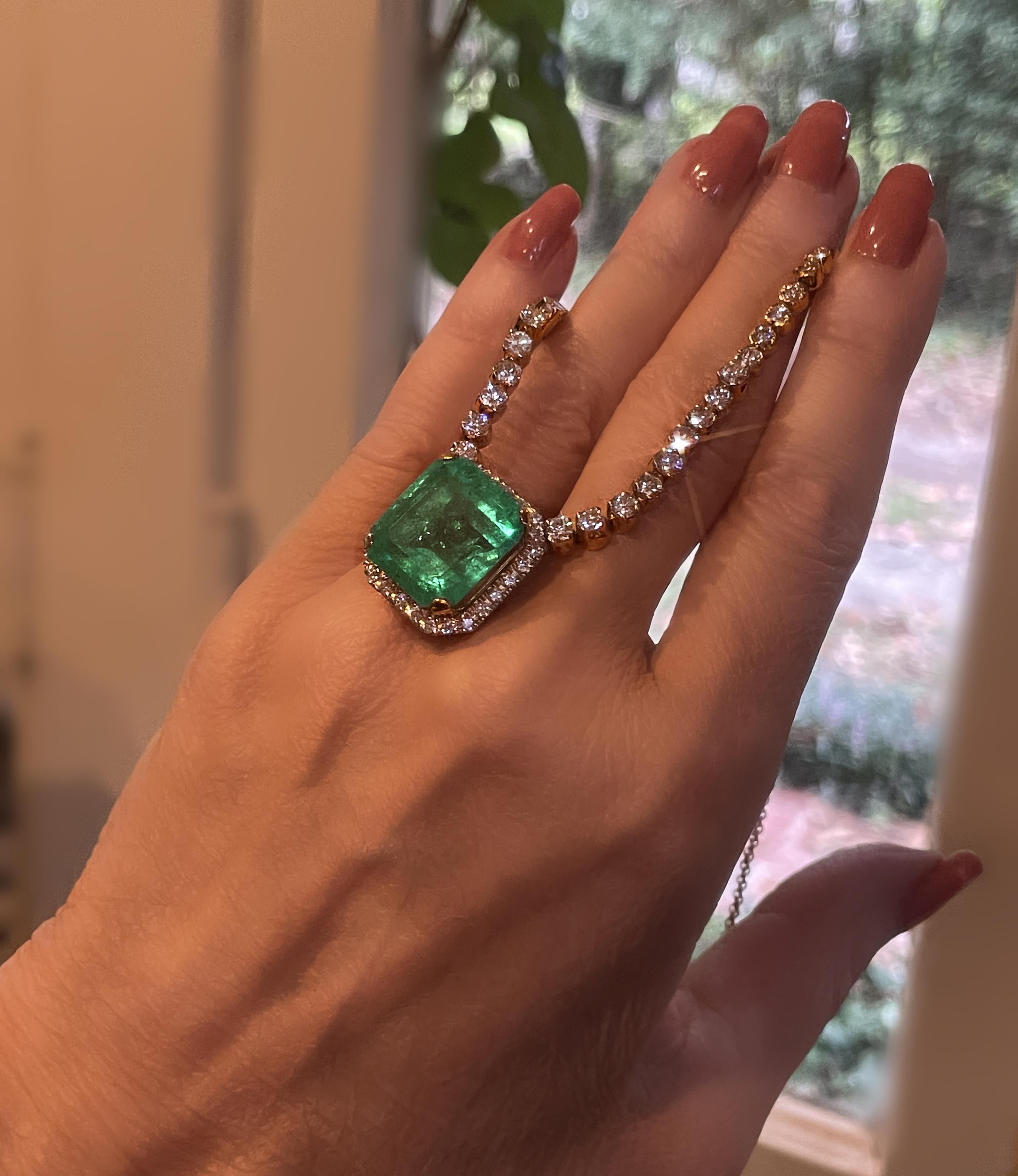 18k Colombian Emerald Diamond Vintage GIA Necklace Pendant Fine VS 34.72 Carats! For Sale 5