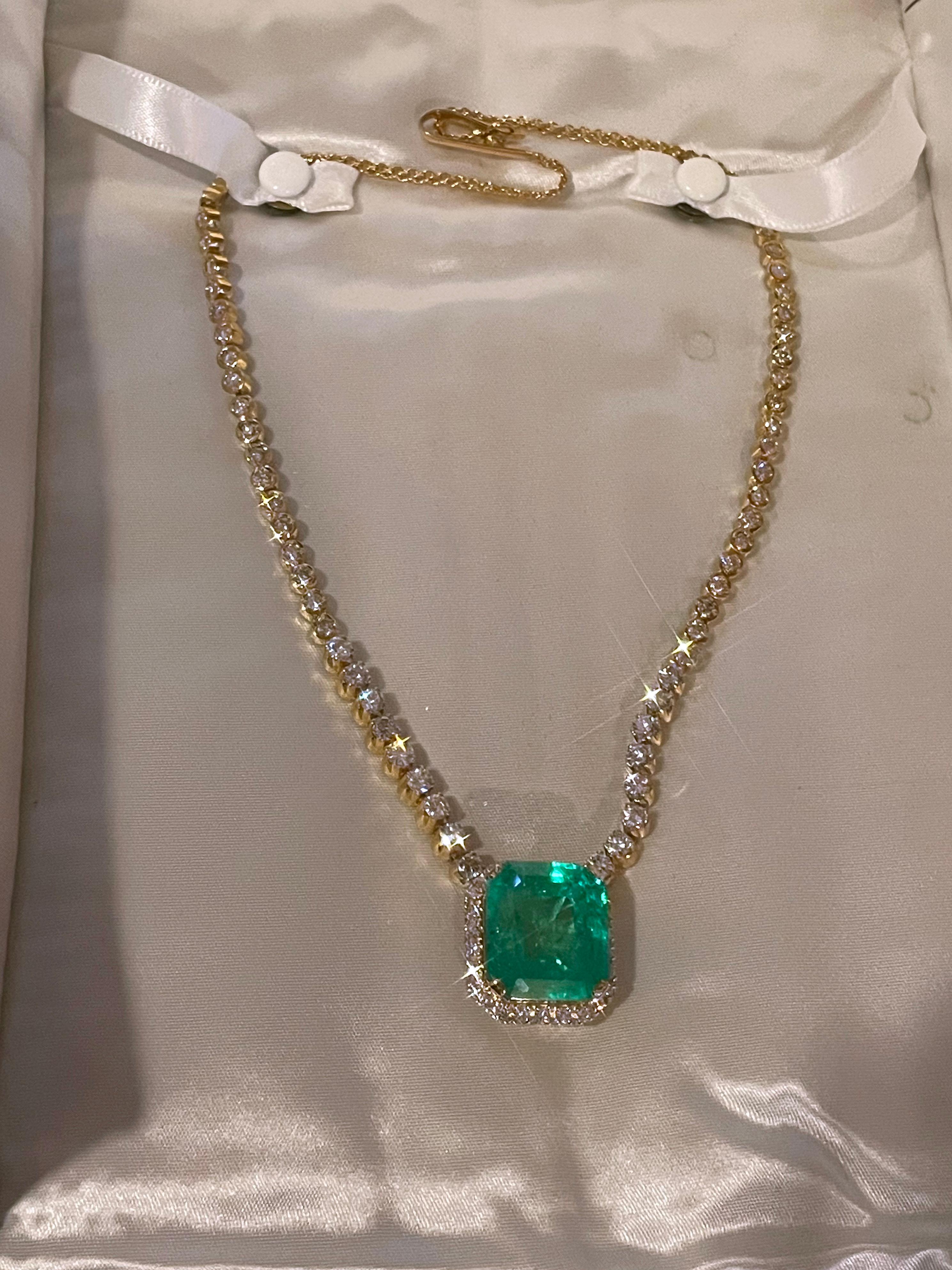 18k Colombian Emerald Diamond Vintage GIA Necklace Pendant Fine VS 34.72 Carats! For Sale 6
