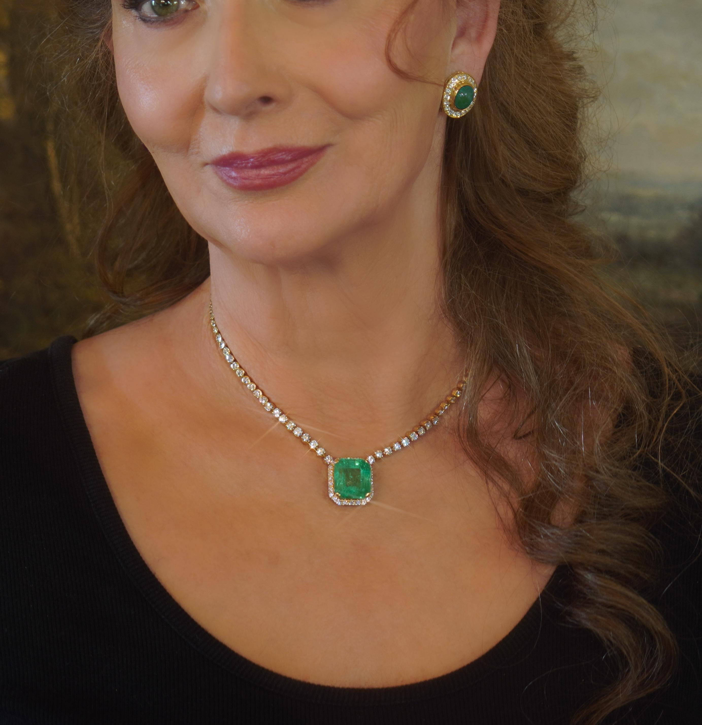 18k Colombian Emerald Diamond Vintage GIA Necklace Pendant Fine VS 34.72 Carats! In Excellent Condition For Sale In Sylvania, GA