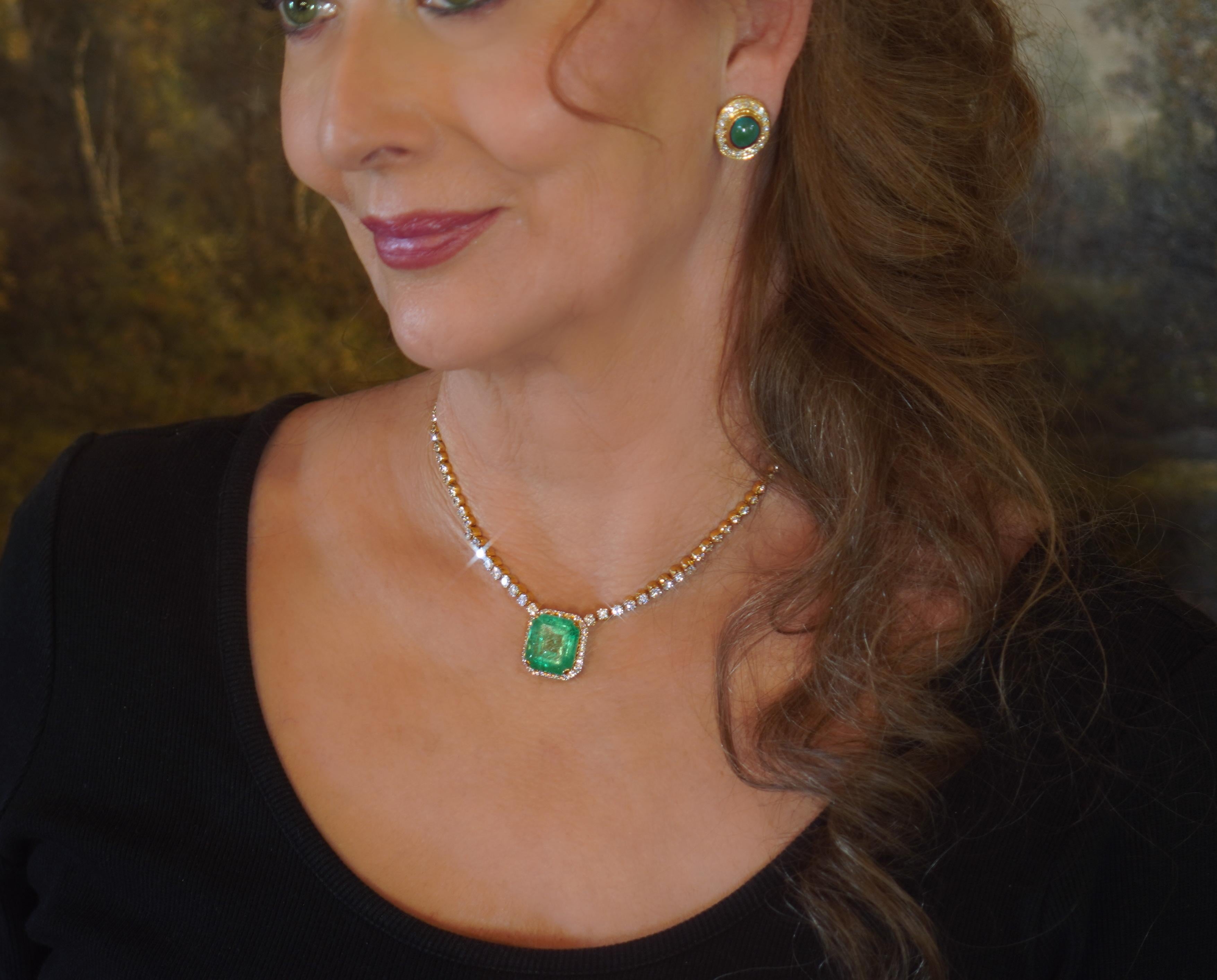 18k Colombian Emerald Diamond Vintage GIA Necklace Pendant Fine VS 34.72 Carats! For Sale 1