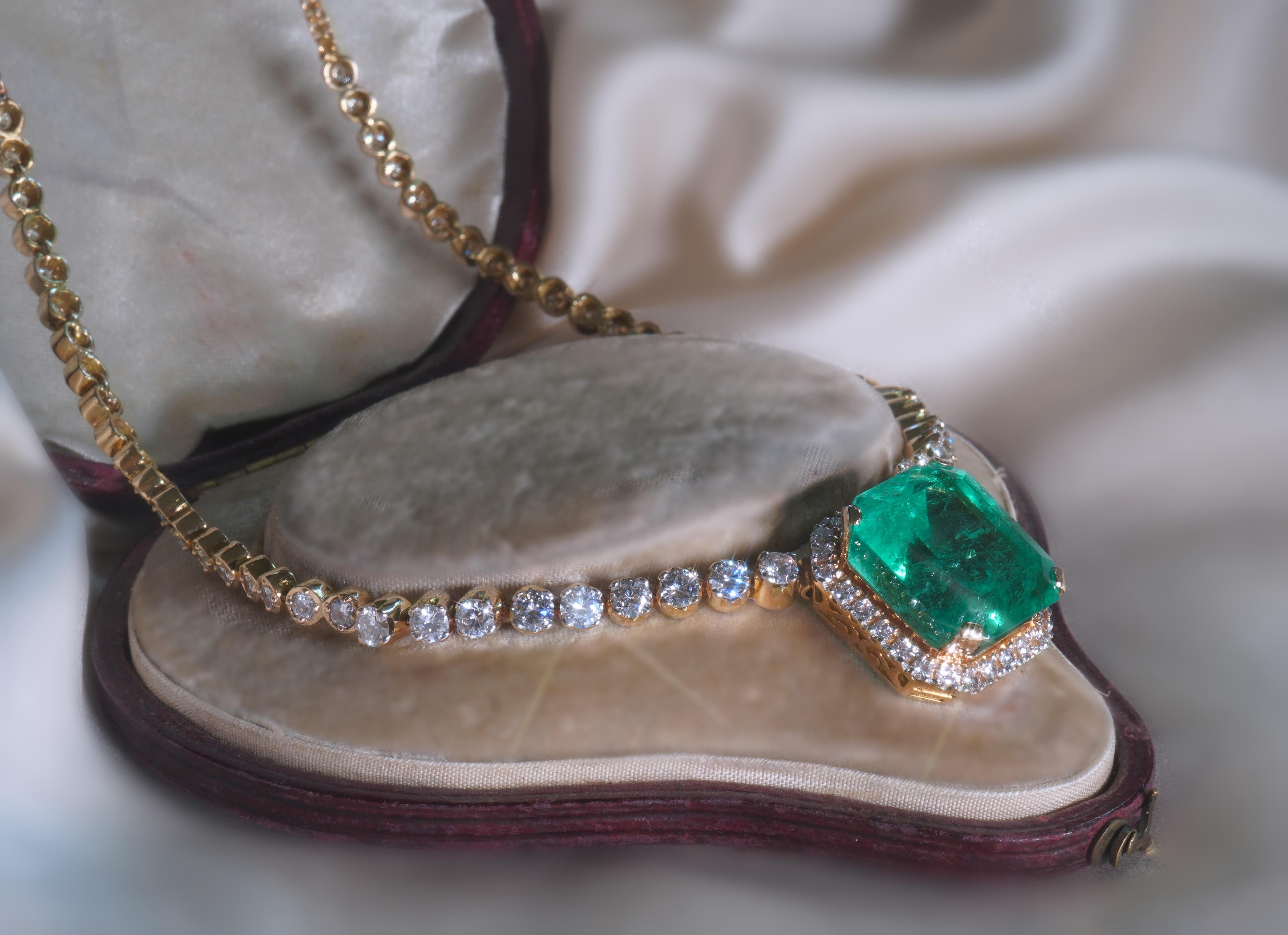 18k Colombian Emerald Diamond Vintage GIA Necklace Pendant Fine VS 34.72 Carats! For Sale 4