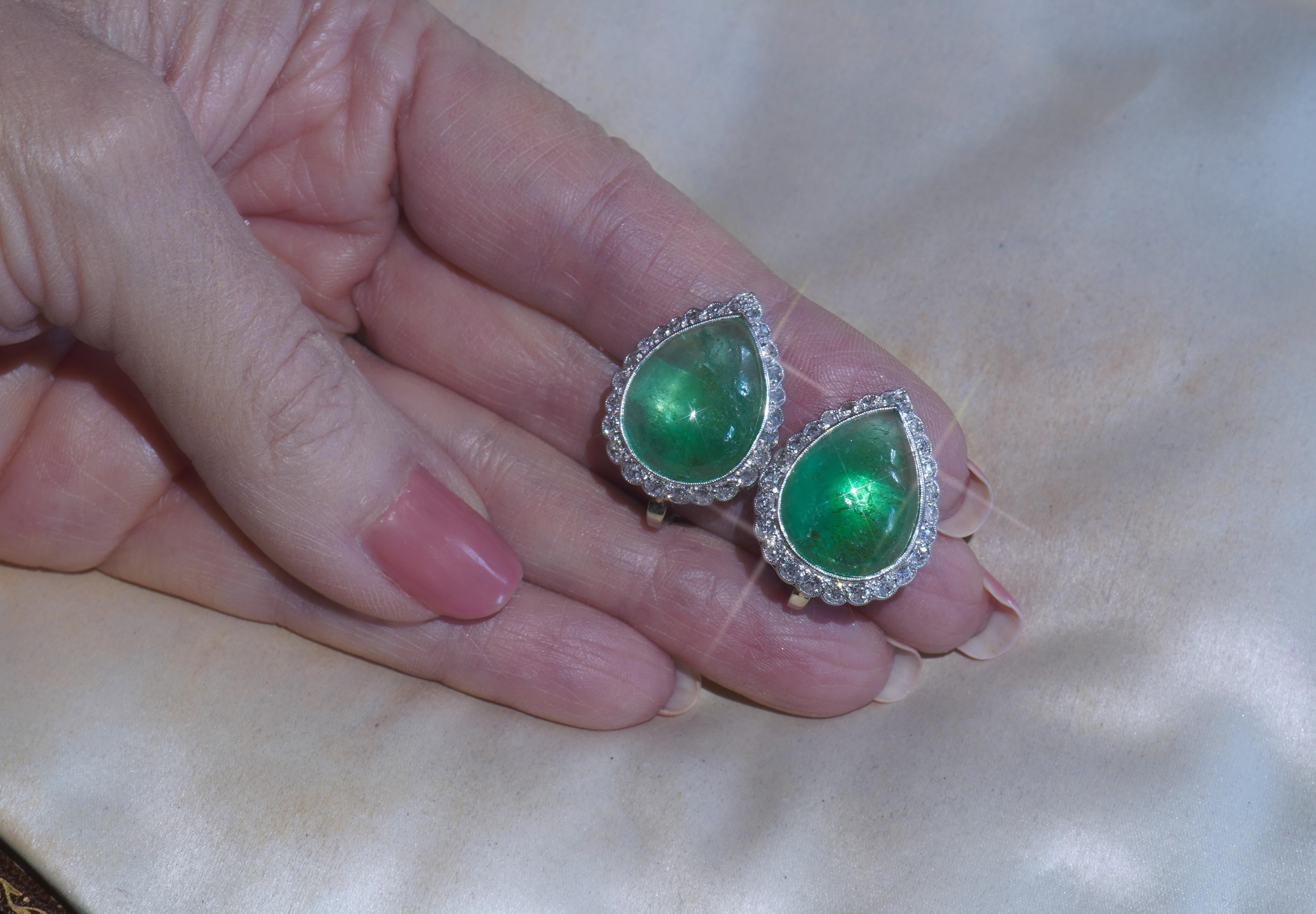 18K Colombian Emerald Earrings Diamond Antique GIA Certified Huge 25.12 Carats! For Sale 1