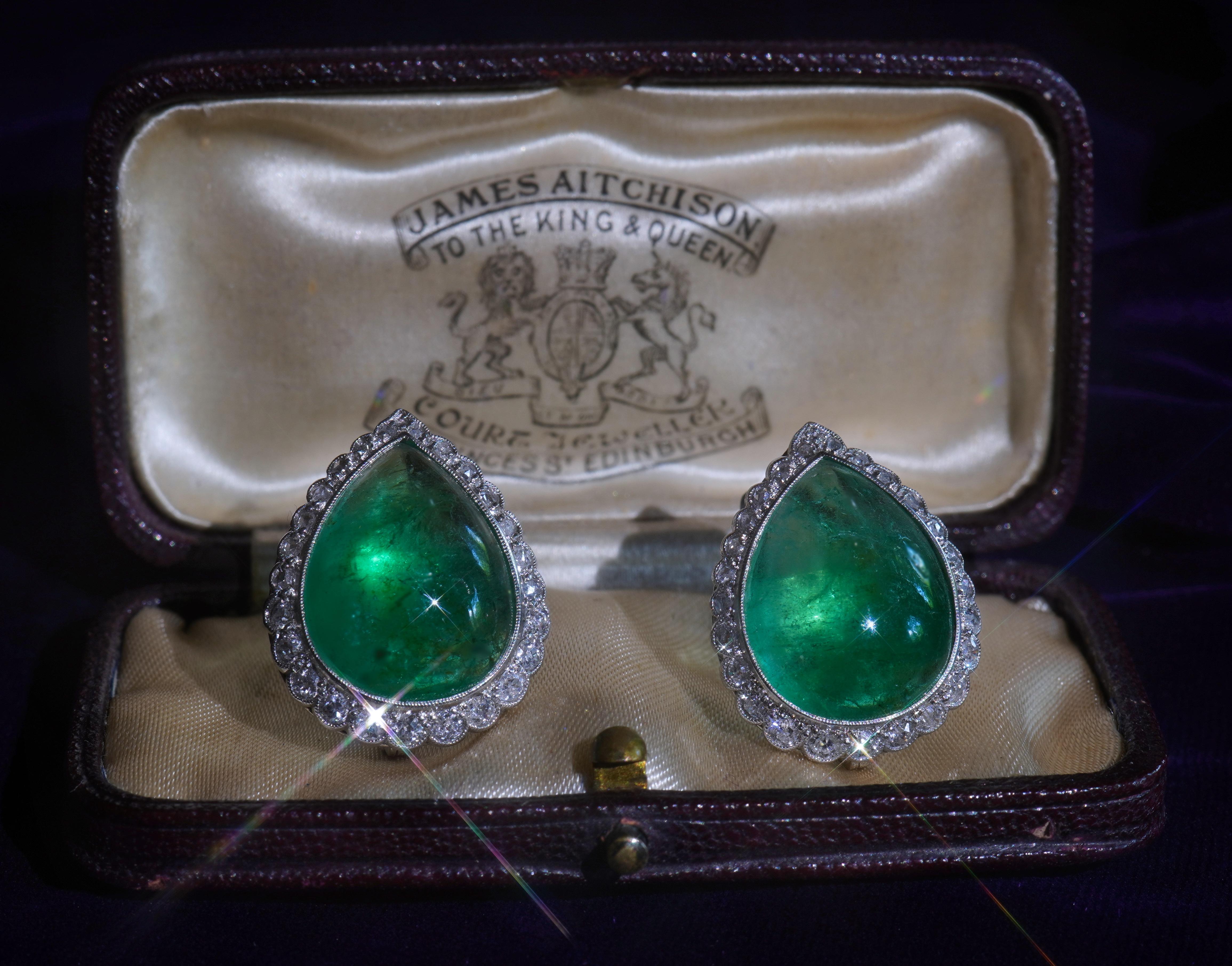 18K Colombian Emerald Earrings Diamond Antique GIA Certified Huge 25.12 Carats! For Sale 2