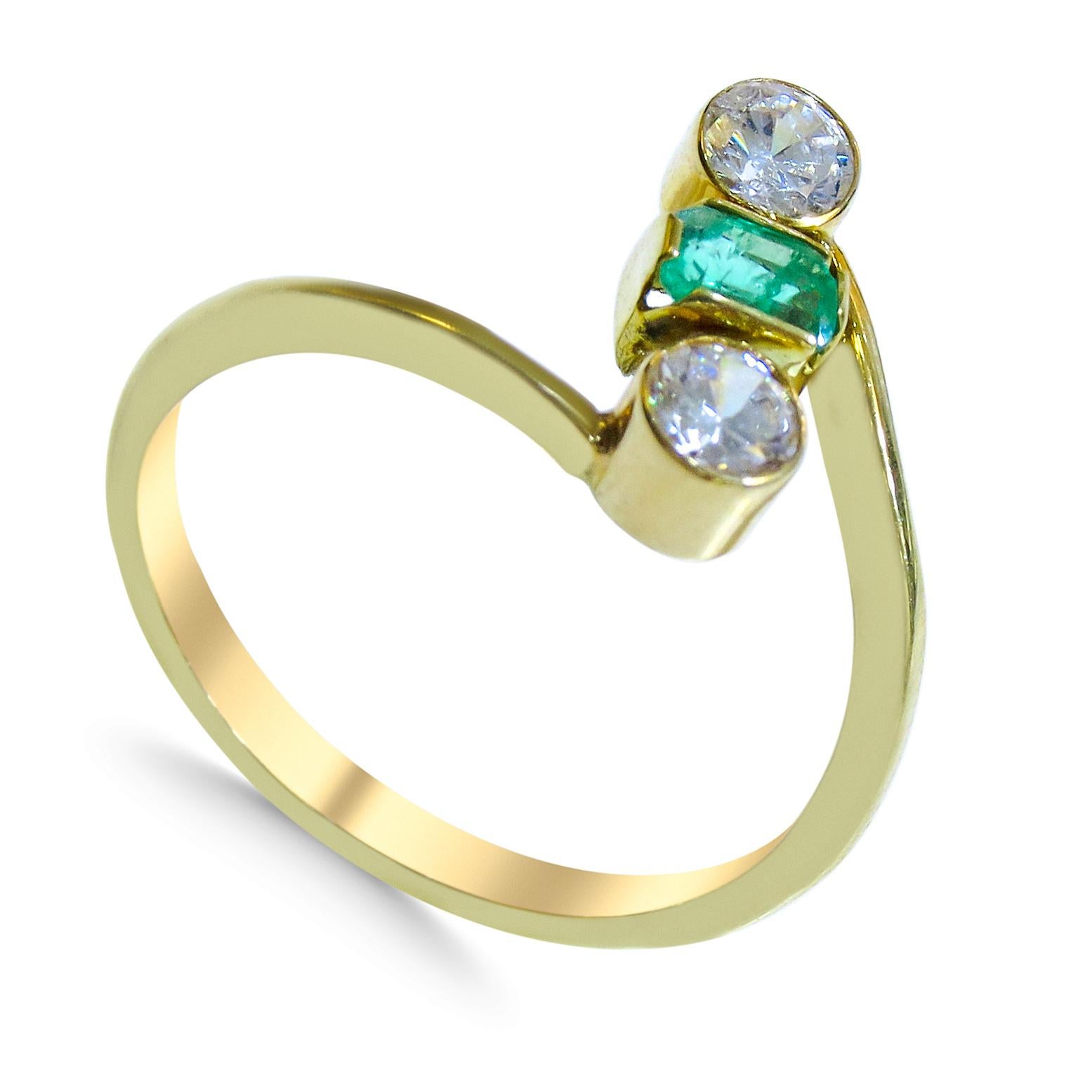 Art Deco 18 Karat Colombian Emerald Ladies Ring For Sale