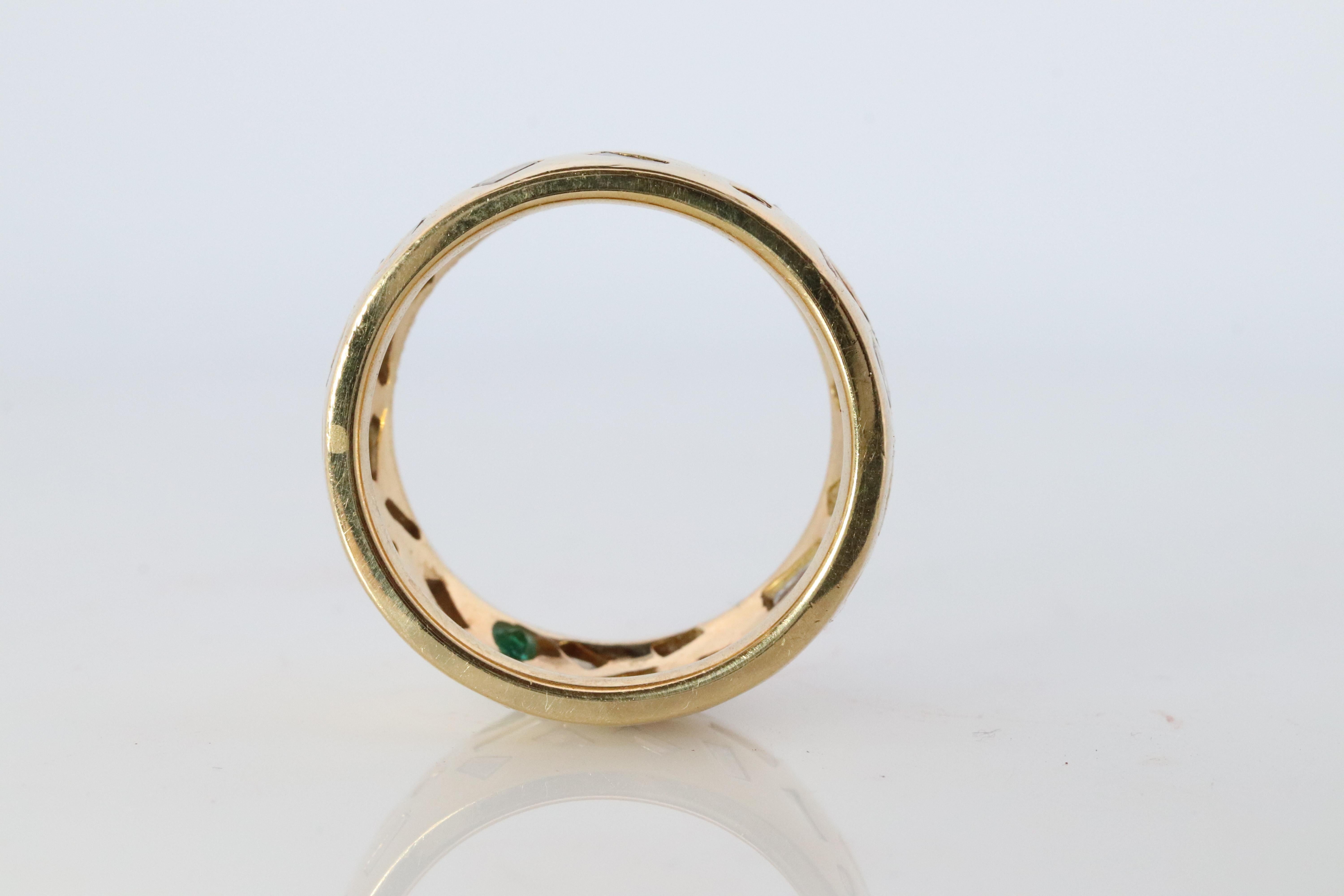Bracelet large 18k Confetti. Bague Cigare 2CTW Diamond Ruby Sapphire Emerald Scattered Bon état - En vente à Port Charlotte, FL