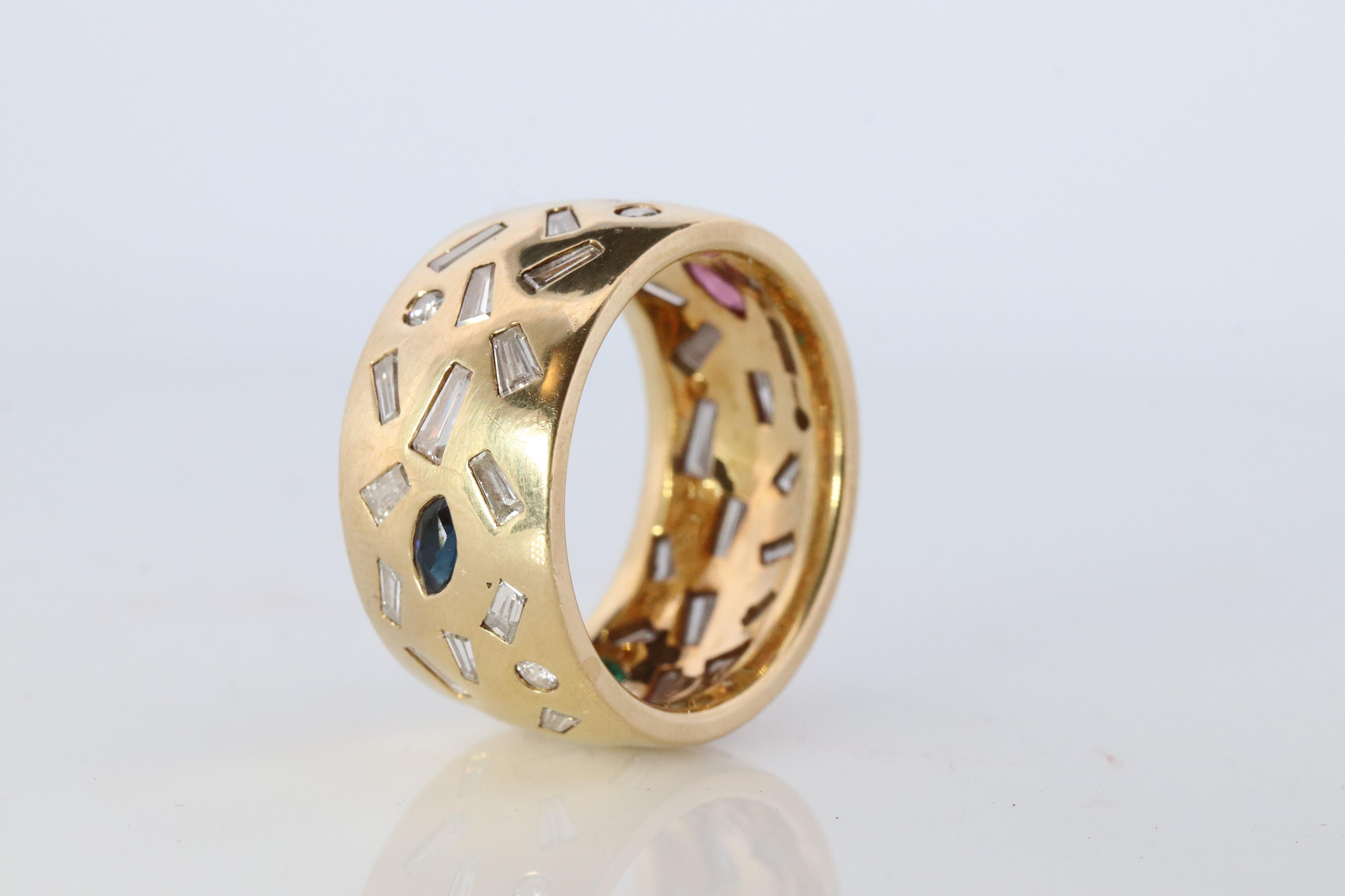 Bracelet large 18k Confetti. Bague Cigare 2CTW Diamond Ruby Sapphire Emerald Scattered Pour femmes en vente