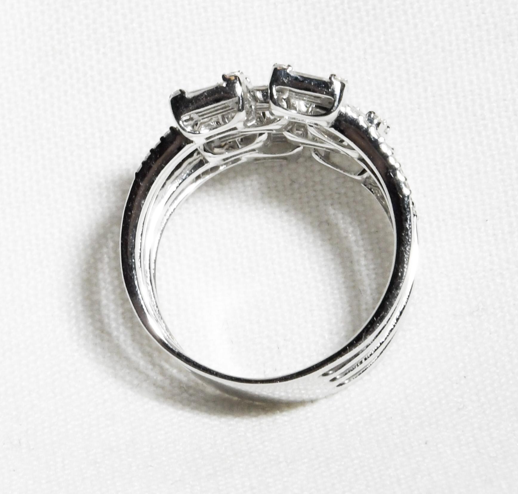 18 Karat Contemporary Unique Four-Row Diamond Ring For Sale 1