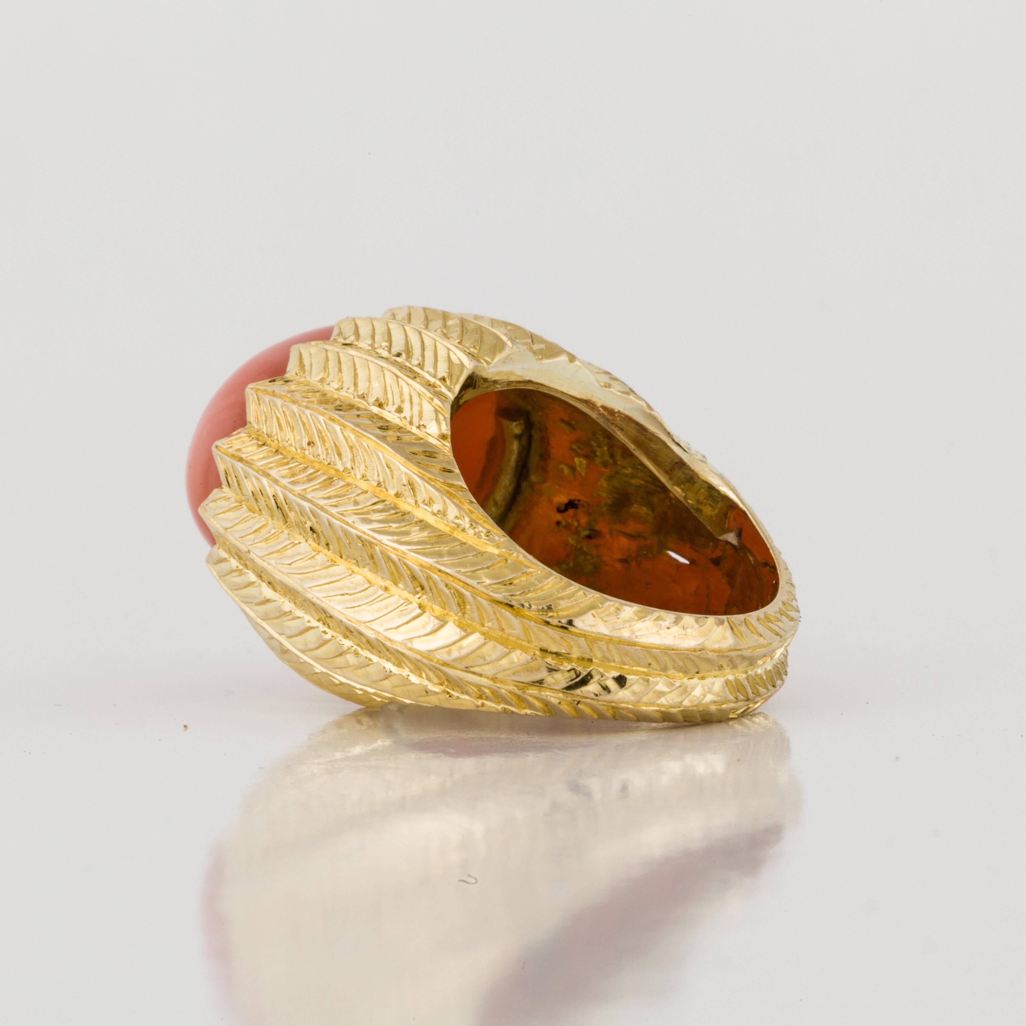 Coral Ring in 18K Hand Chased Gold In Good Condition In Houston, TX