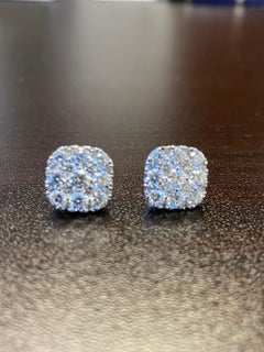Pendientes de diamantes en forma de cojín de 18 quilates 3 quilates