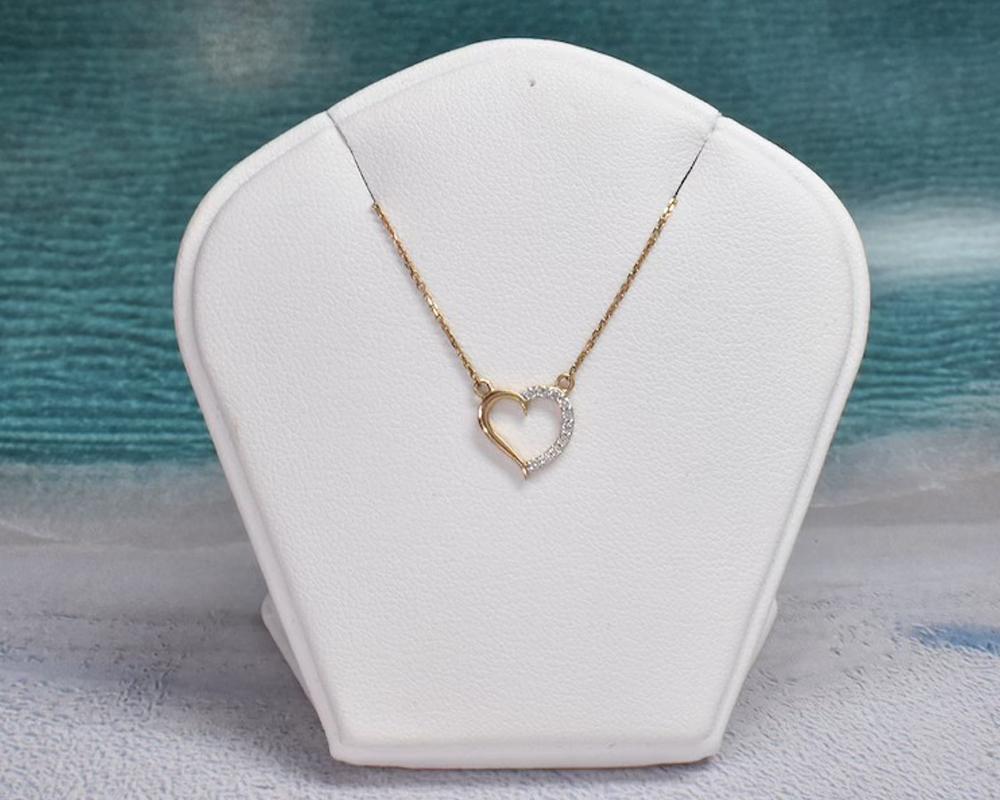 dainty diamond heart necklace