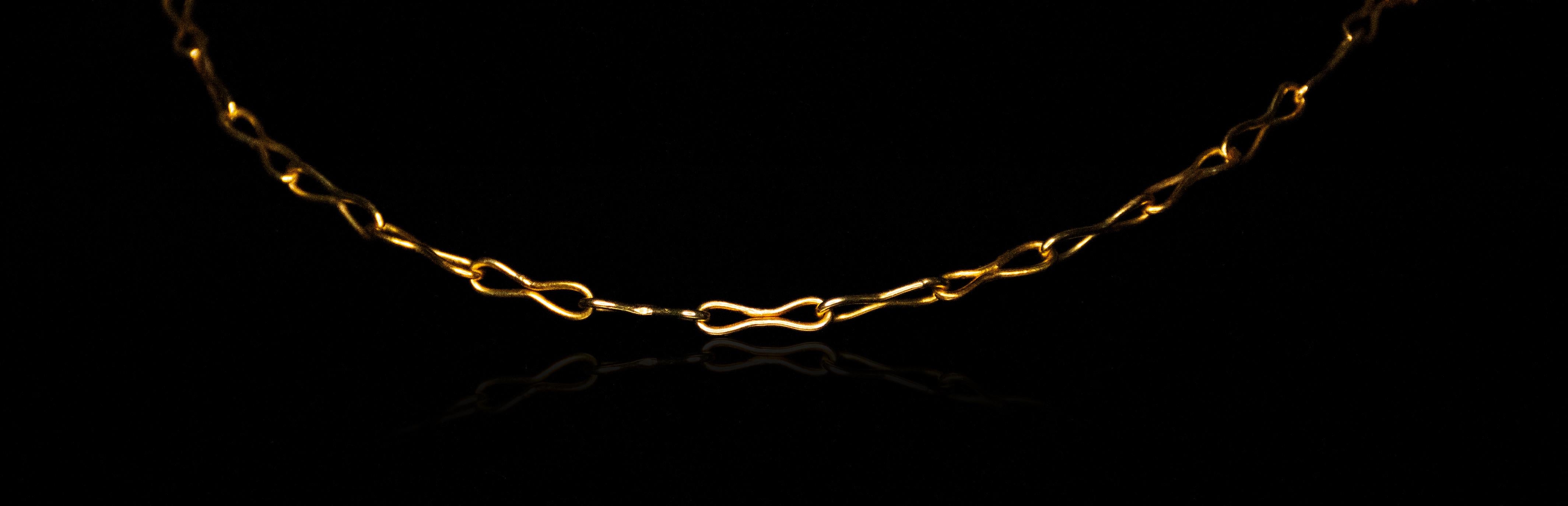 Collar ojo colgante 18K en Nuevo estado para la venta en Plano, TX