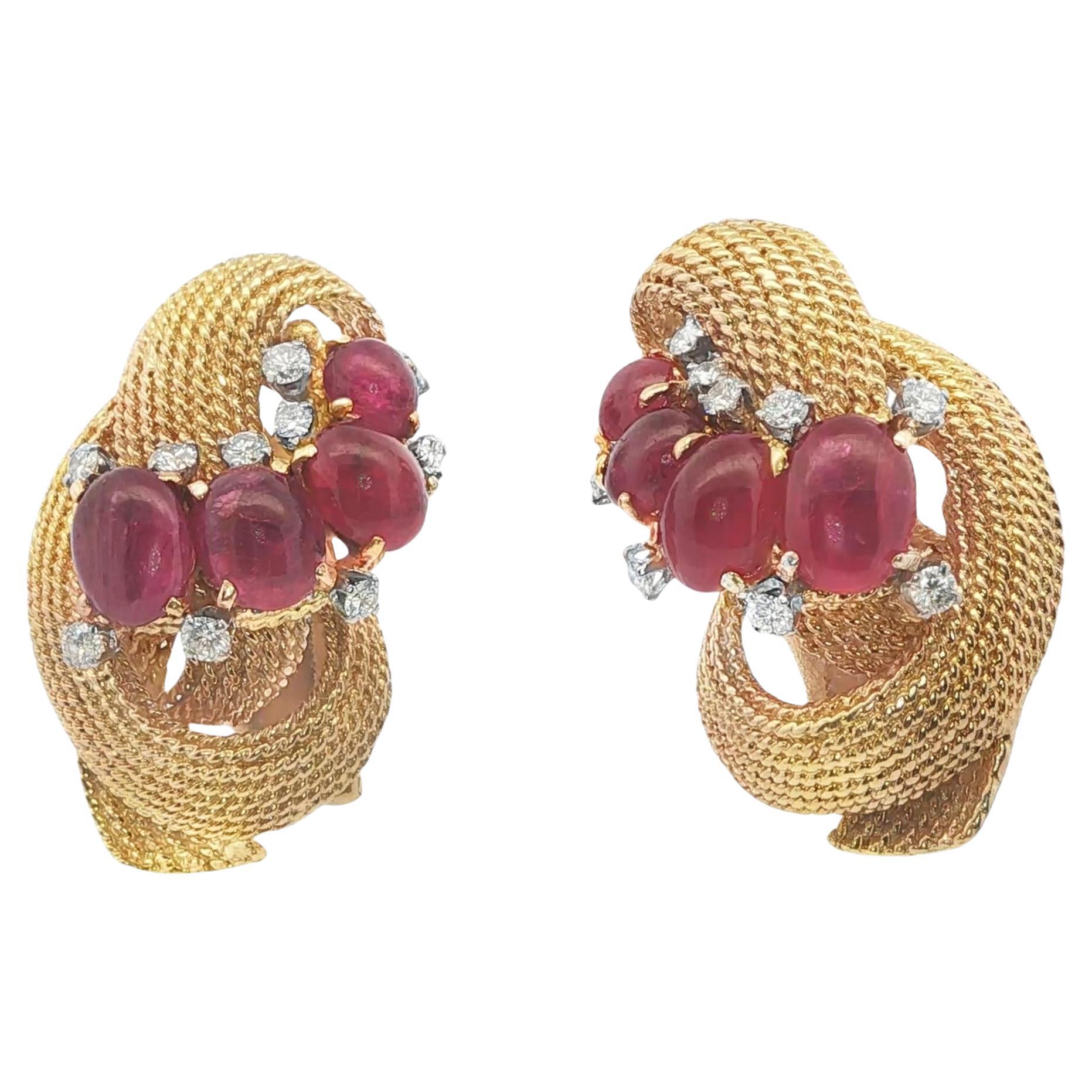 18K David Webb Cabochon Ruby Diamond Earrings in vendita